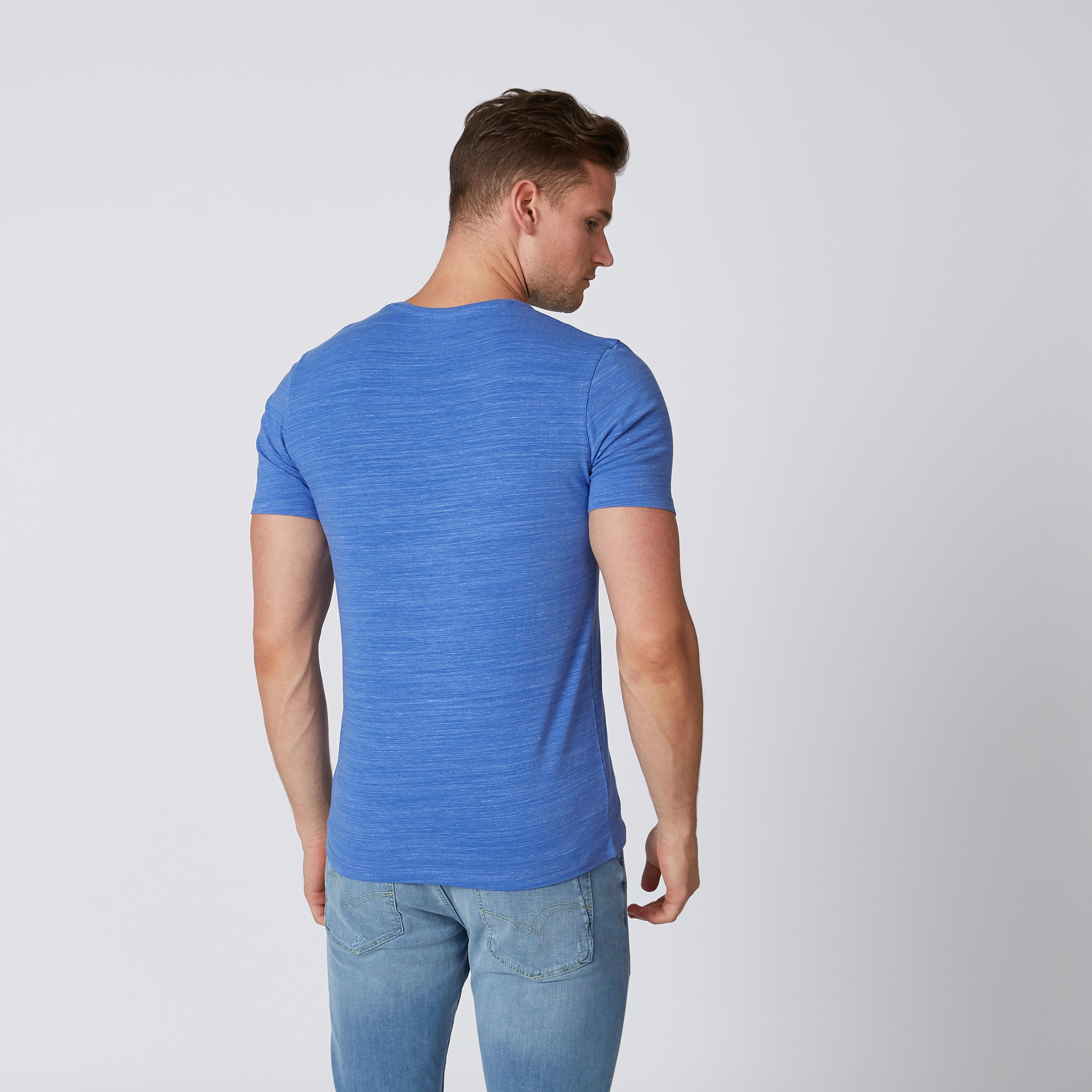 تيشيرت مستدام سليم بياقة V وأكمام قصيرة وطبعات -men-clothing-tshirtsandpolos-tshirts-image-2