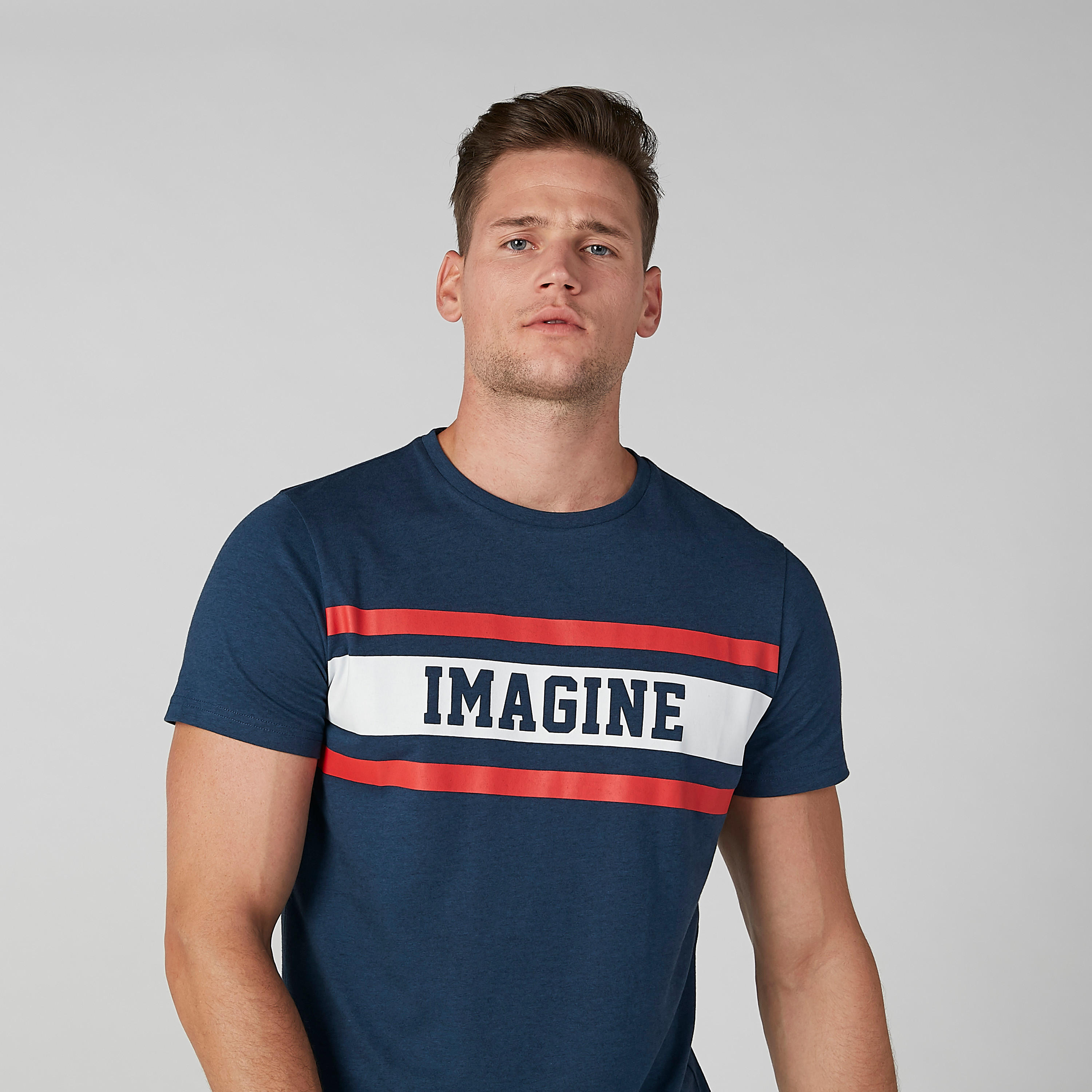 تيشيرت مستدام بقصّة سليم وياقة ضيّقة وطبعات-men-clothing-tshirtsandpolos-tshirts-image-2