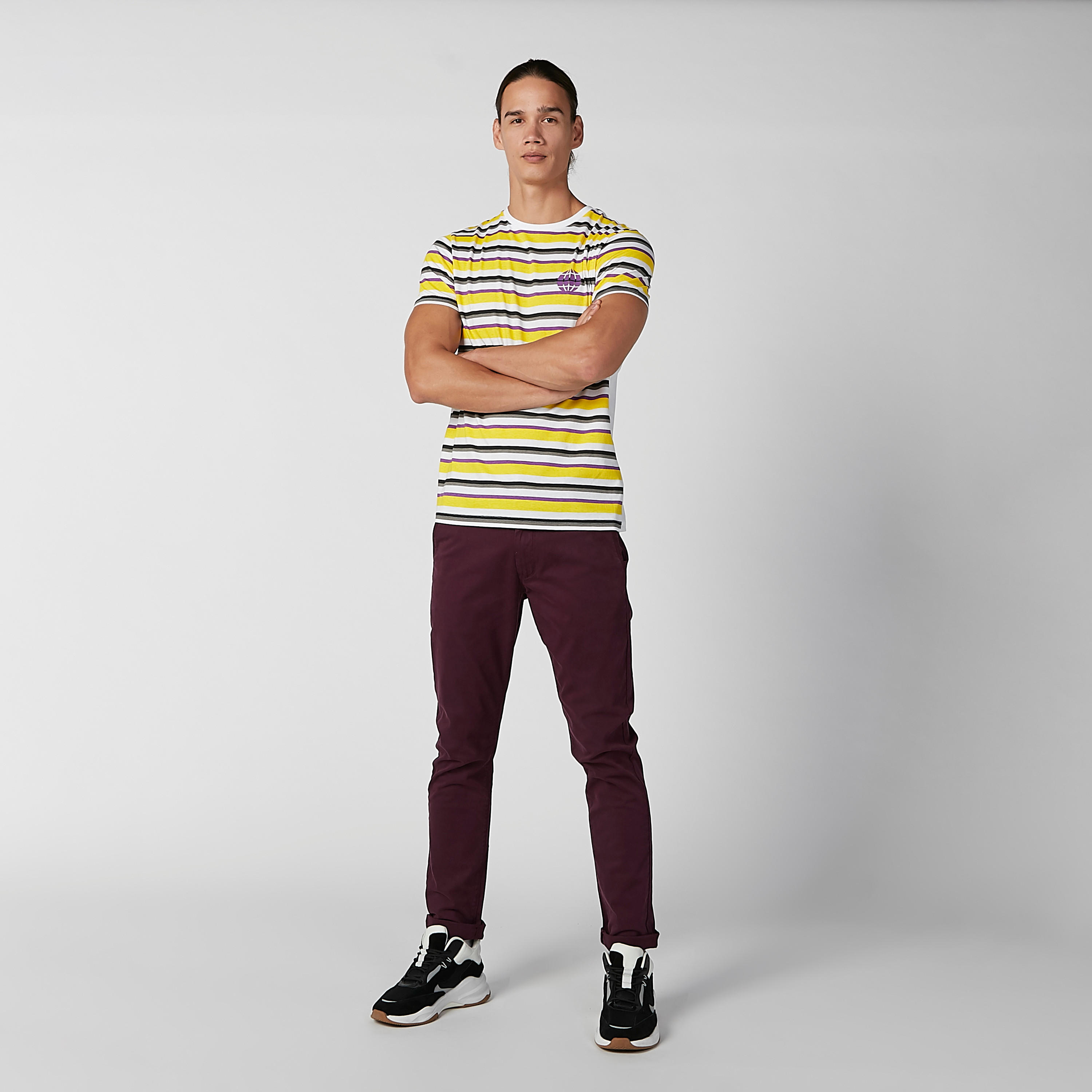 تيشيرت مستدام مقلّم سليم بياقة ضيّقة وأكمام قصيرة -men-clothing-tshirtsandpolos-tshirts-image-2