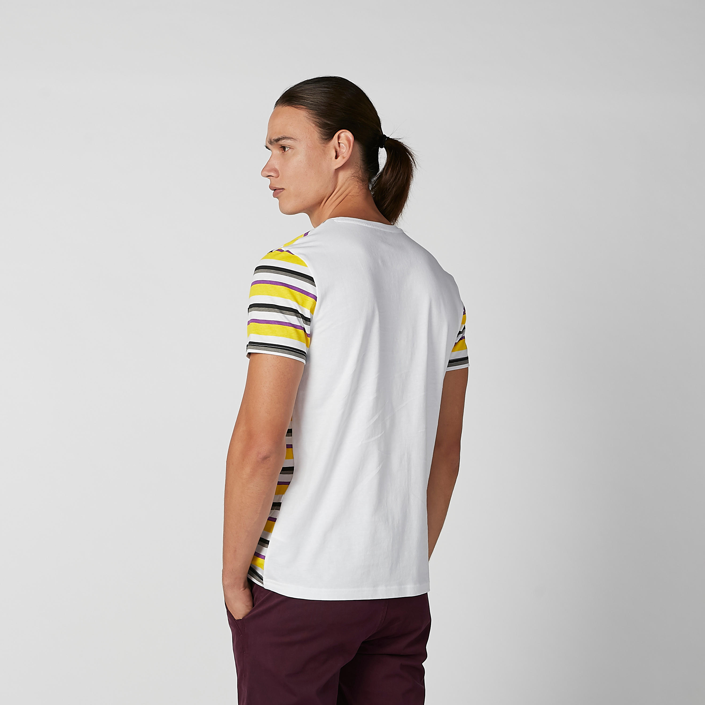 تيشيرت مستدام مقلّم سليم بياقة ضيّقة وأكمام قصيرة -men-clothing-tshirtsandpolos-tshirts-image-3