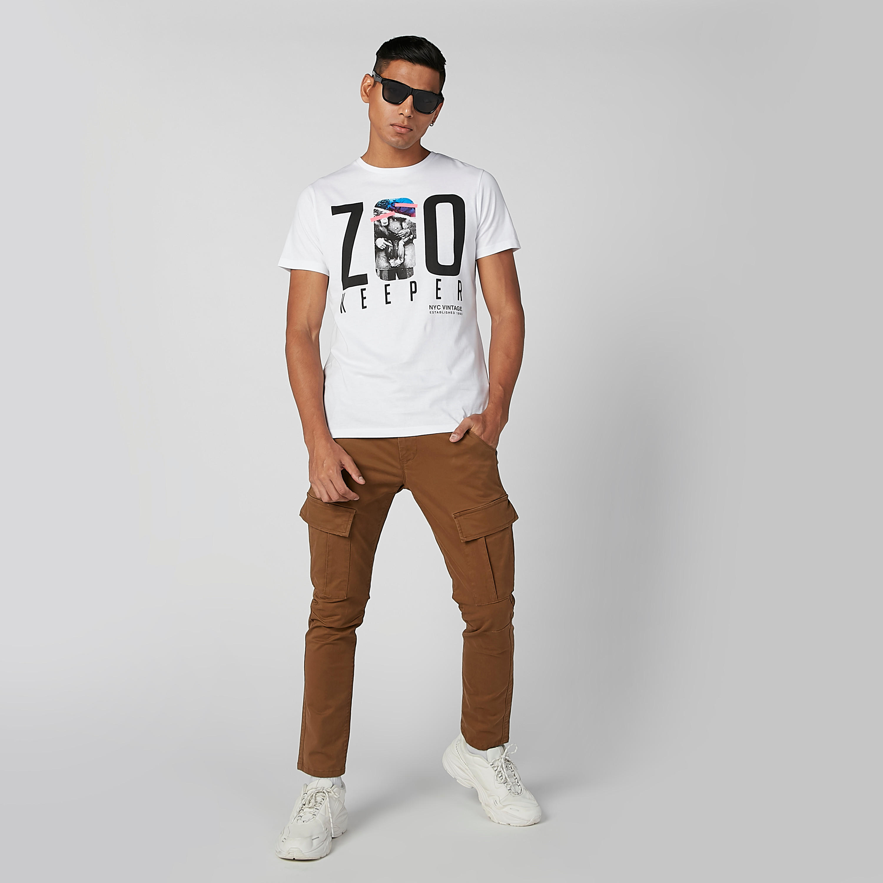 تيشيرت مستدام بقصّة سليم وياقة ضيّقة وطبعات -men-clothing-tshirtsandpolos-tshirts-image-2