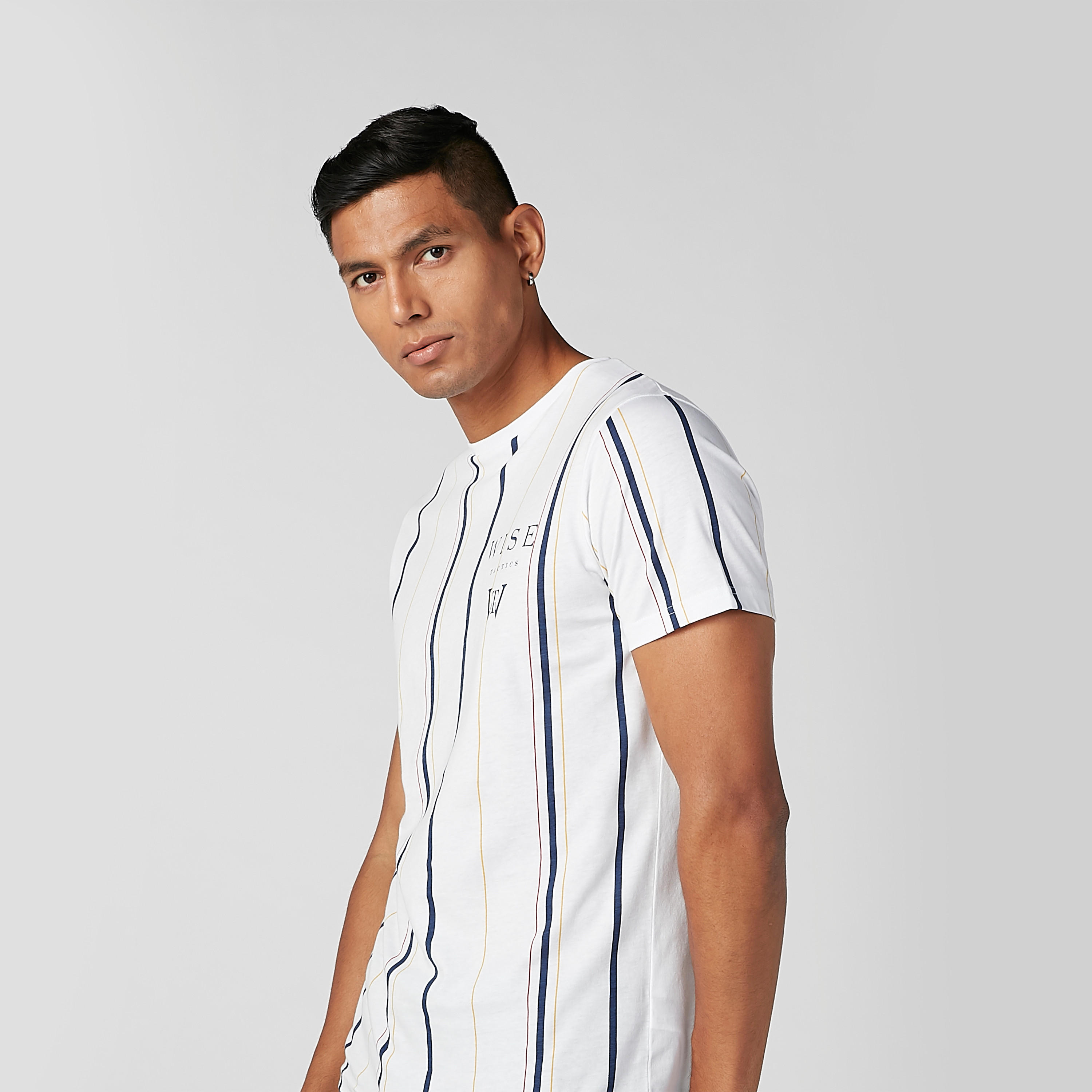 تيشيرت مستدام سليم مقلّم وياقة ضيّقة -men-clothing-tshirtsandpolos-tshirts-image-3