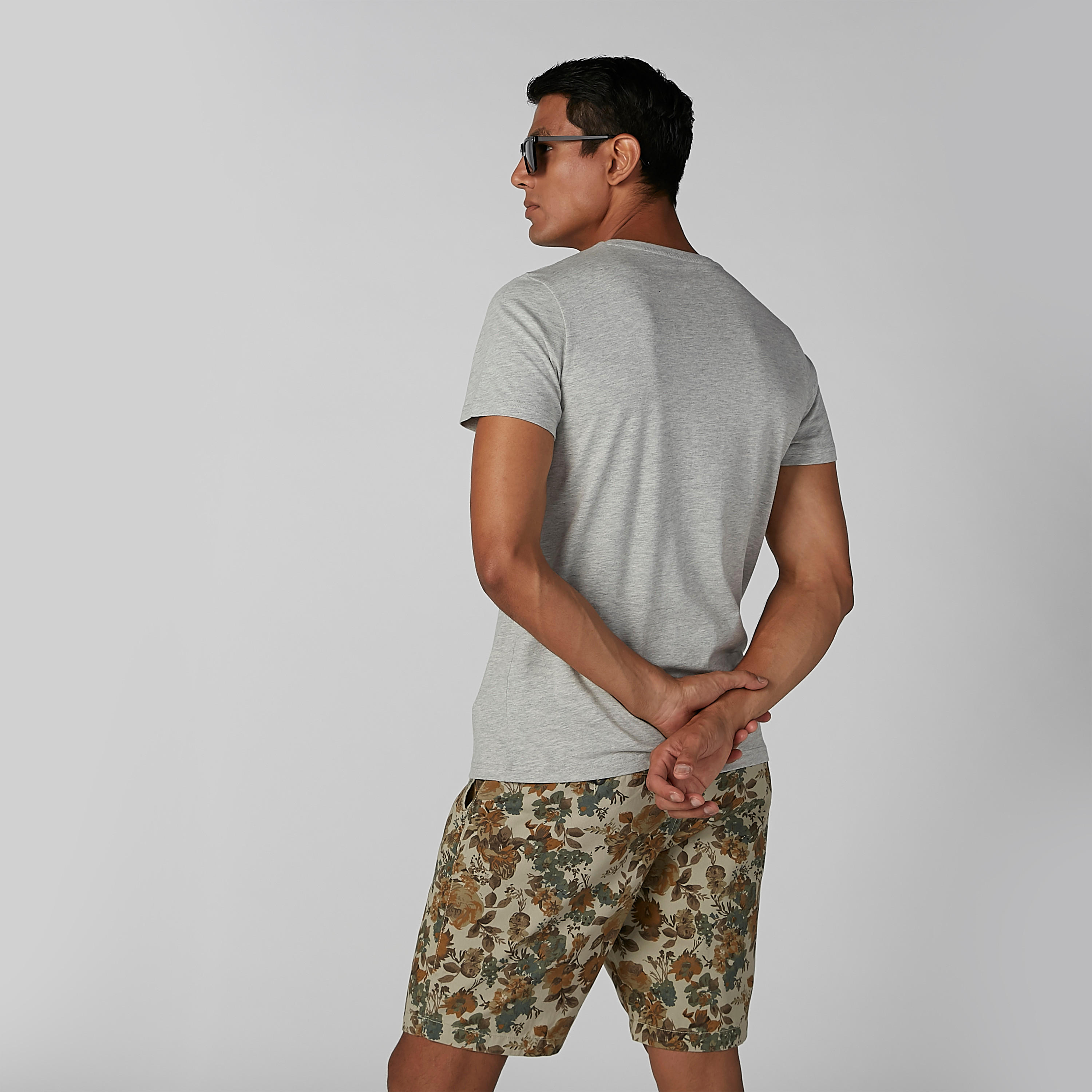 تيشيرت مستدام بقصّة سليم وياقة ضيّقة وطبعات-men-clothing-tshirtsandpolos-tshirts-image-4