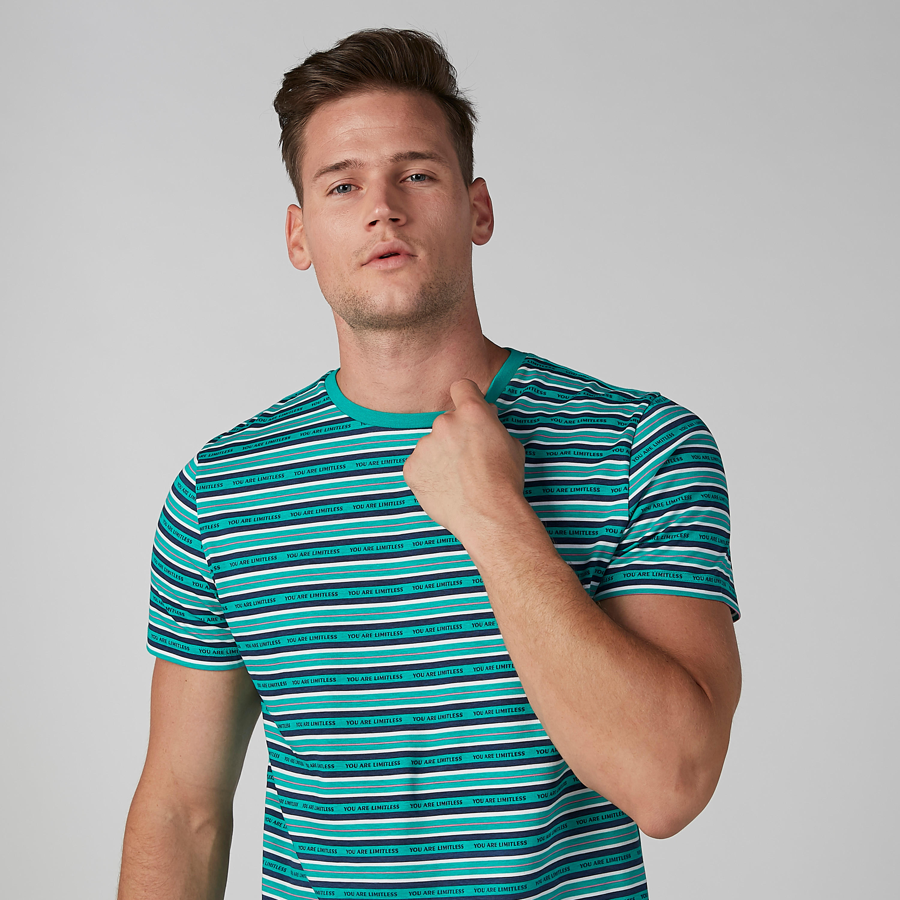 تيشيرت مستدام مقلّم بقصّة سليم وياقة ضيّقة -men-clothing-tshirtsandpolos-tshirts-image-3