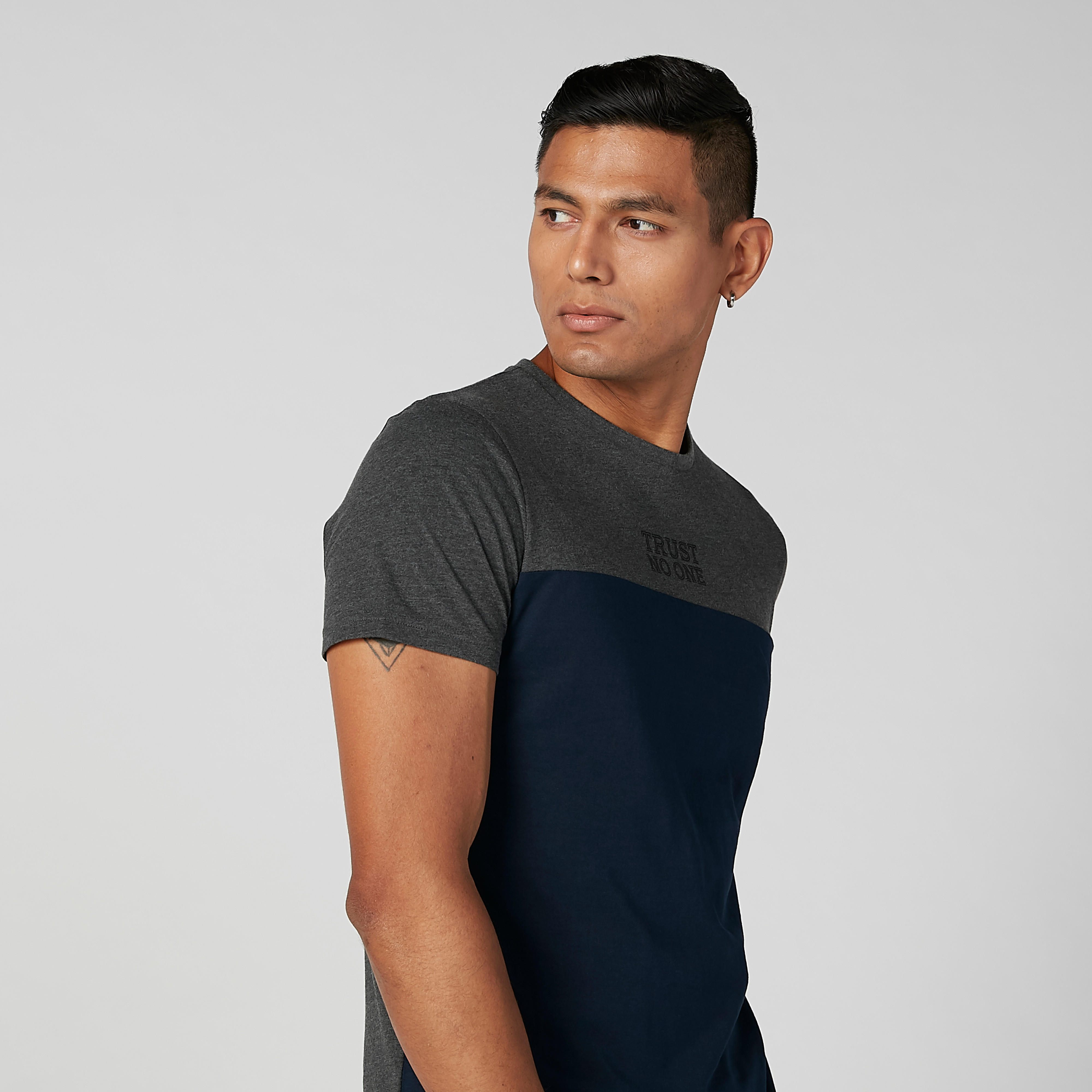 تيشيرت مستدام سليم بياقة ضيّقة وطبعات -men-clothing-tshirtsandpolos-tshirts-image-3