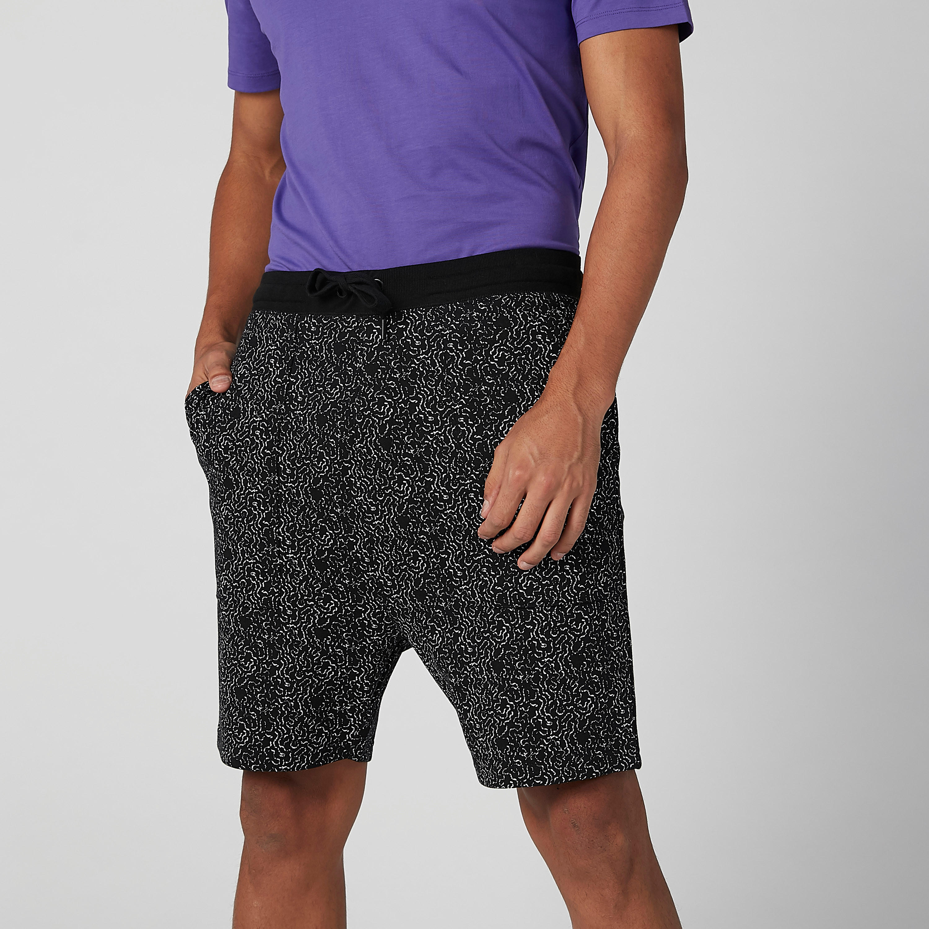 شورت مستدام برباط وجيوب وطبعات-men-clothing-bottoms-shorts-image-2