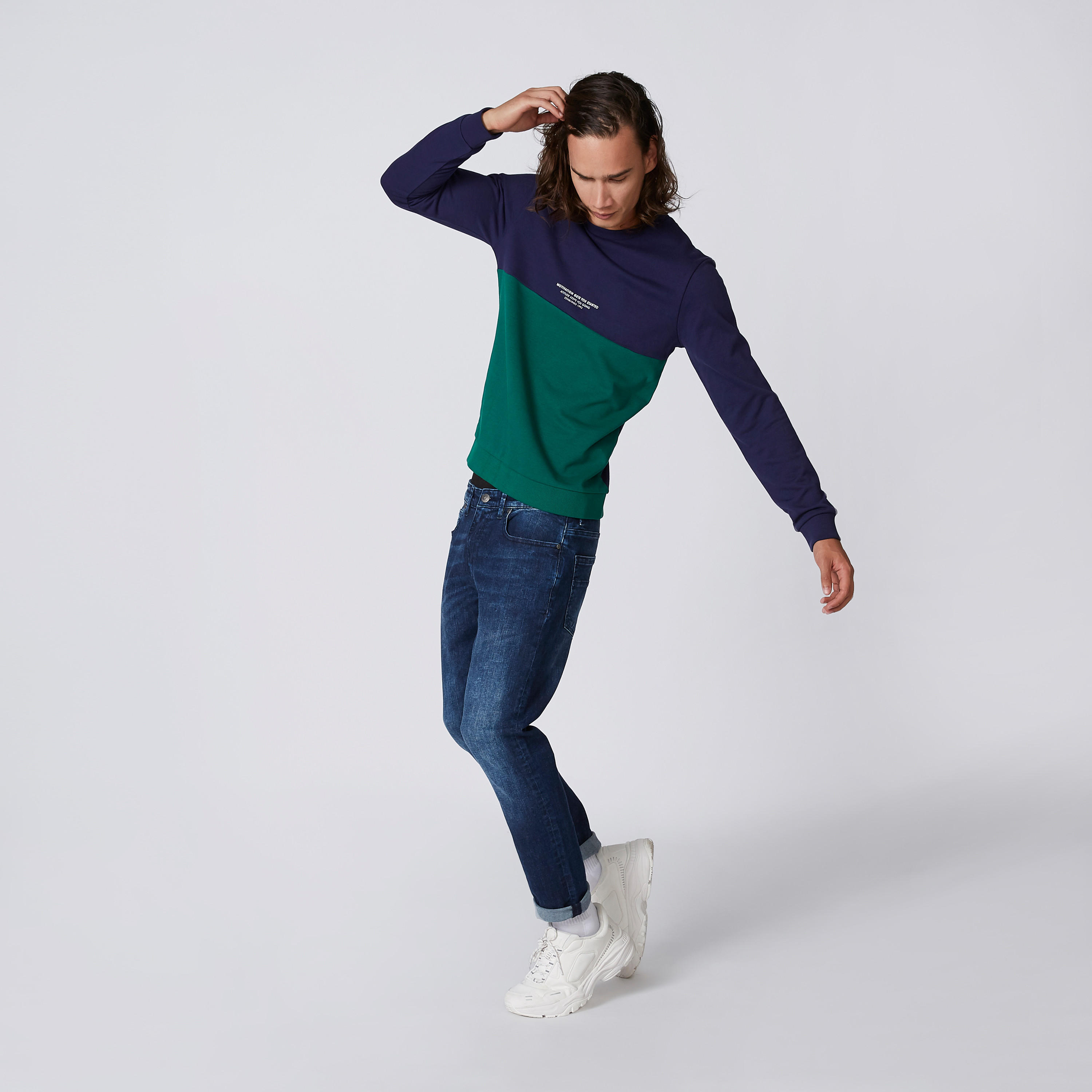 سويت شيرت بياقة مستديرة وأكمام طويلة وطبعات-men-clothing-sweatersandpullovers-image-3