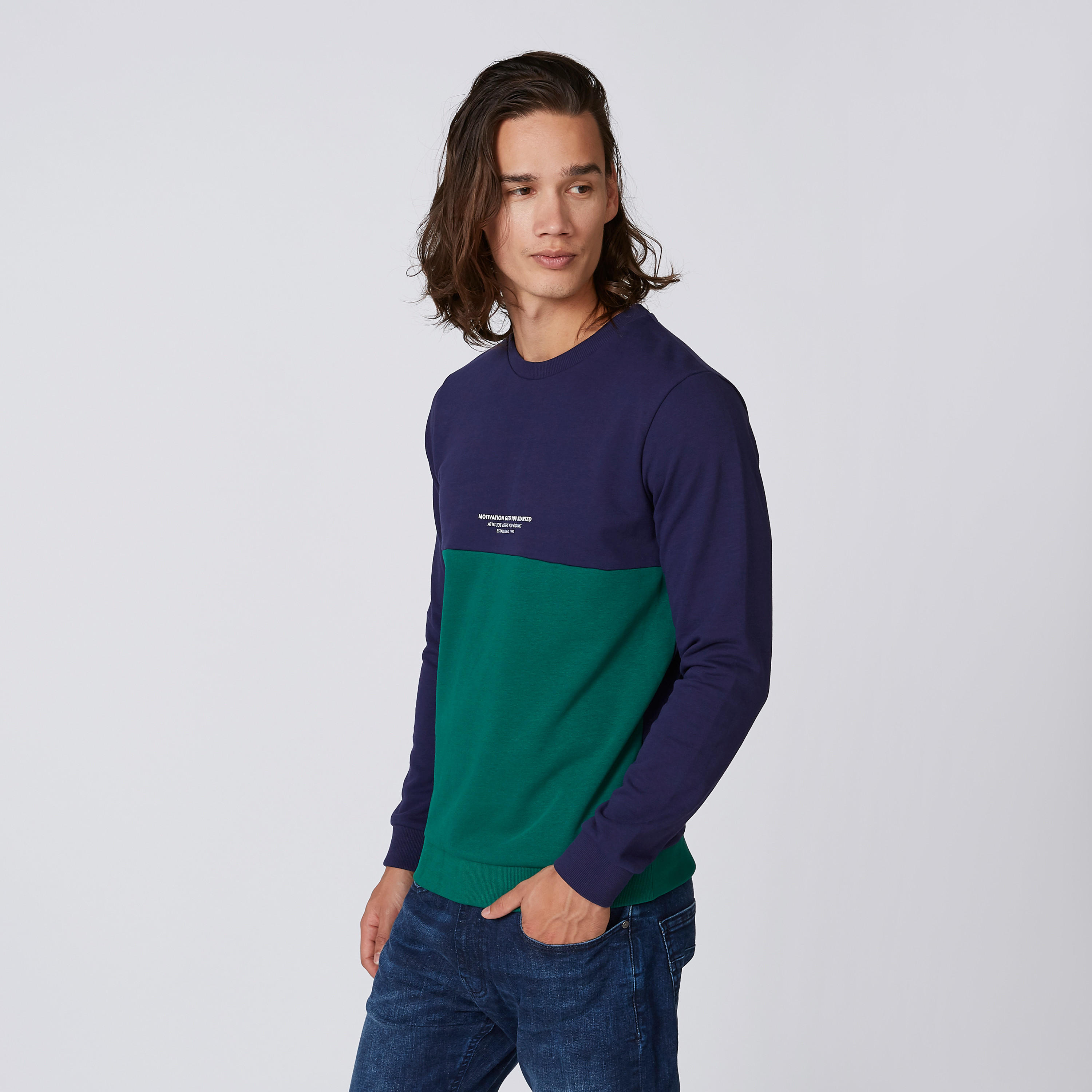 سويت شيرت بياقة مستديرة وأكمام طويلة وطبعات-men-clothing-sweatersandpullovers-image-4