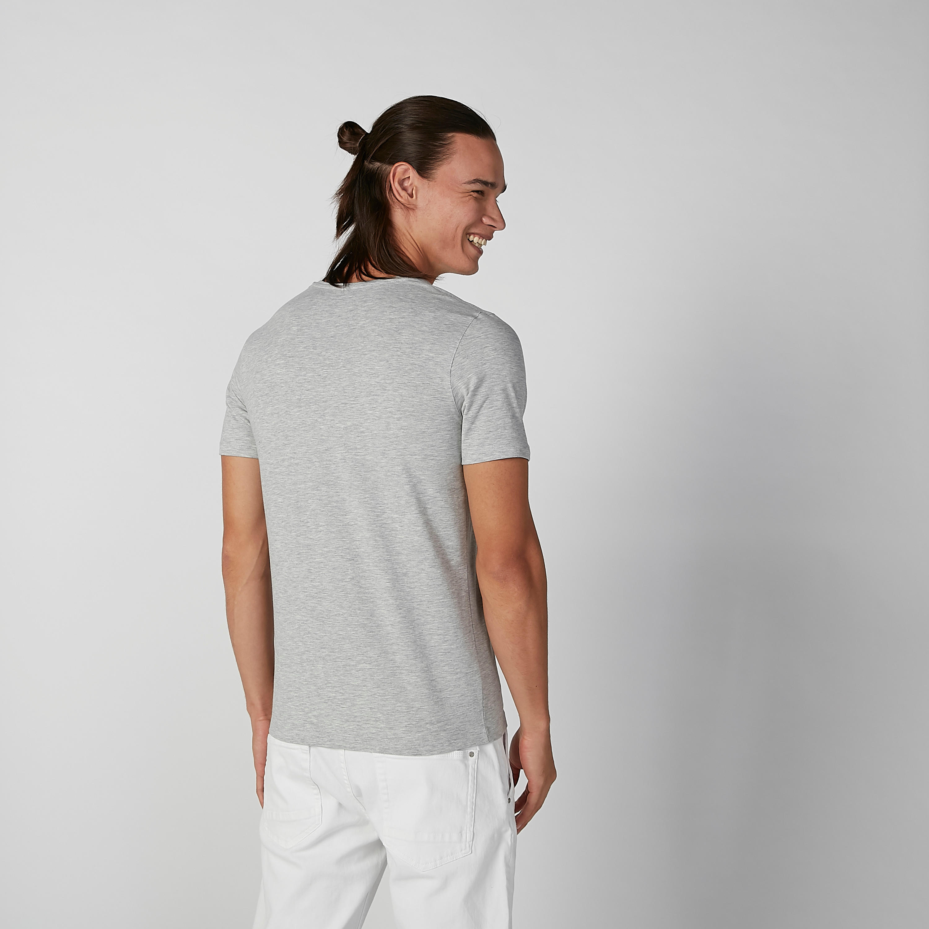 تيشيرت سادة بياقة V وأكمام قصيرة-men-clothing-tshirtsandpolos-tshirts-image-3