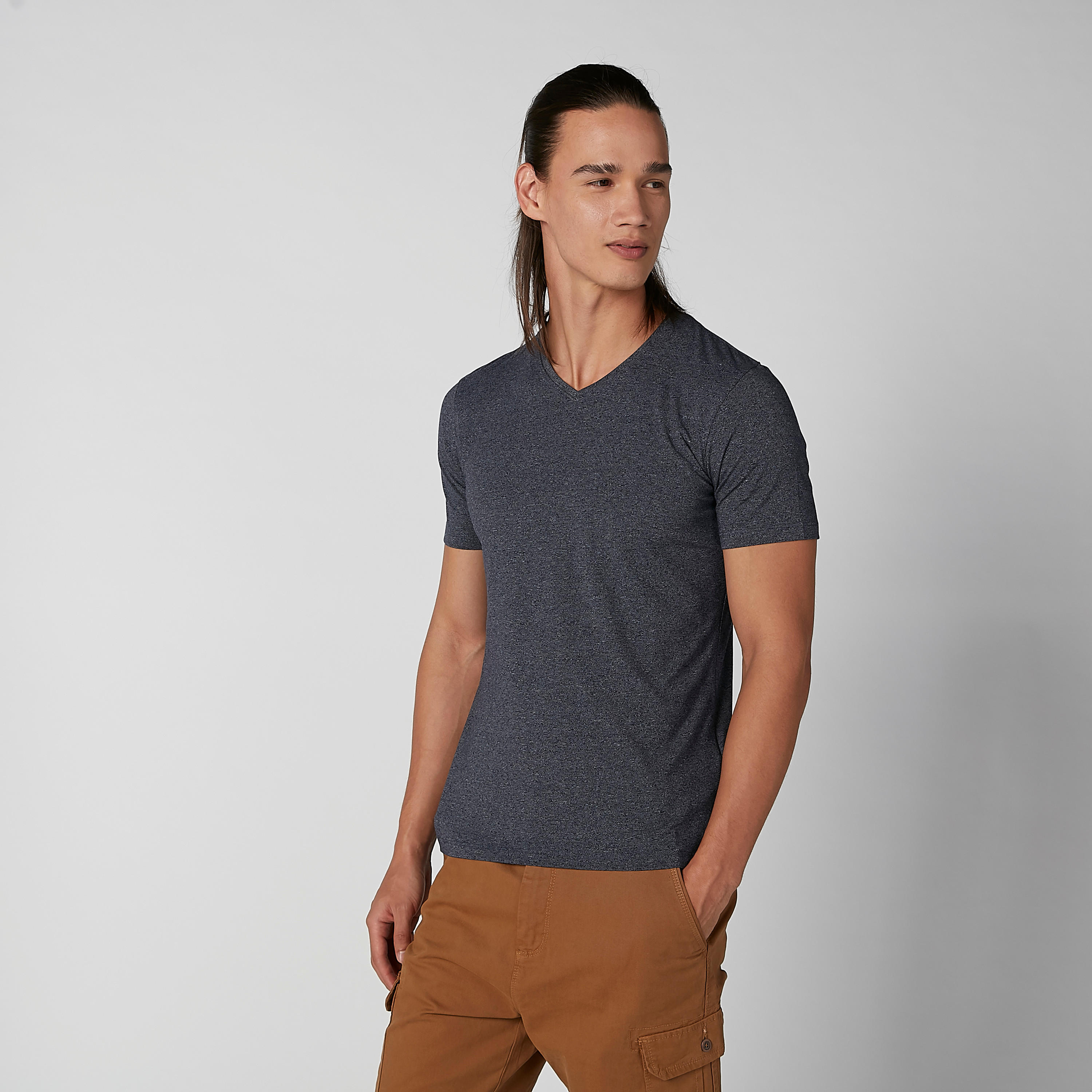 تيشيرت سادة بياقة V وأكمام قصيرة-men-clothing-tshirtsandpolos-tshirts-image-4