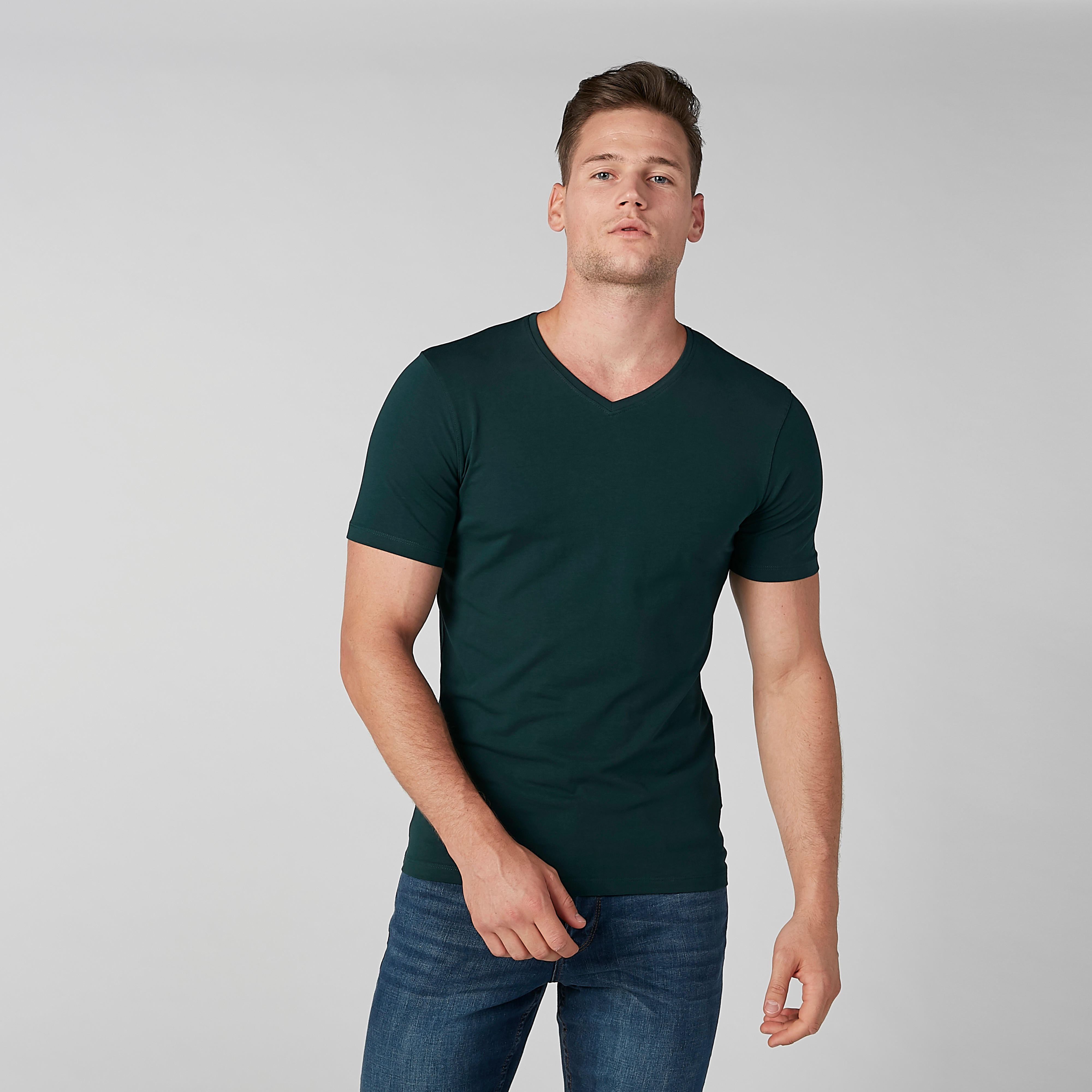 تيشيرت مستدام سليم سادة بياقة V وأكمام قصيرة-men-clothing-tshirtsandpolos-tshirts-image-1