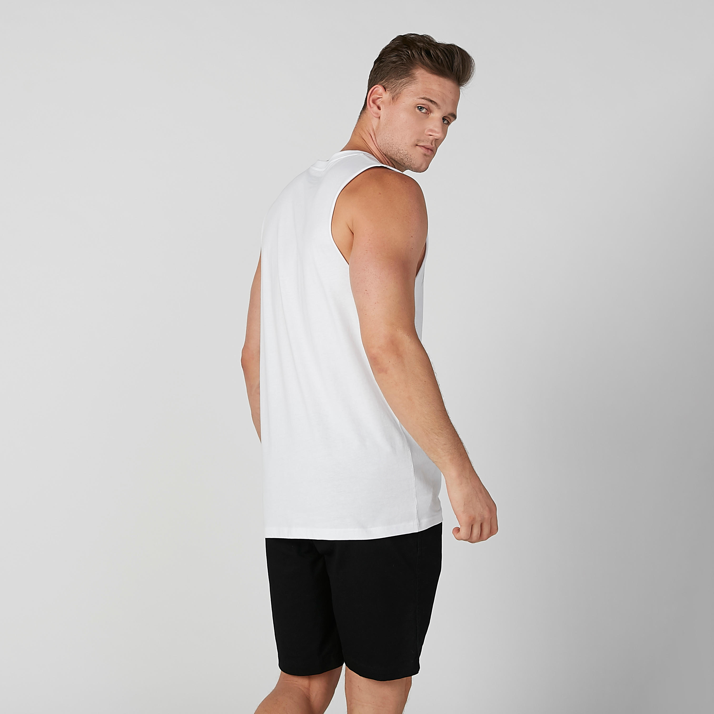 تيشيرت مستدام دون أكمام سليم بياقة مستديرة وطبعات-men-clothing-tshirtsandpolos-tshirts-image-2
