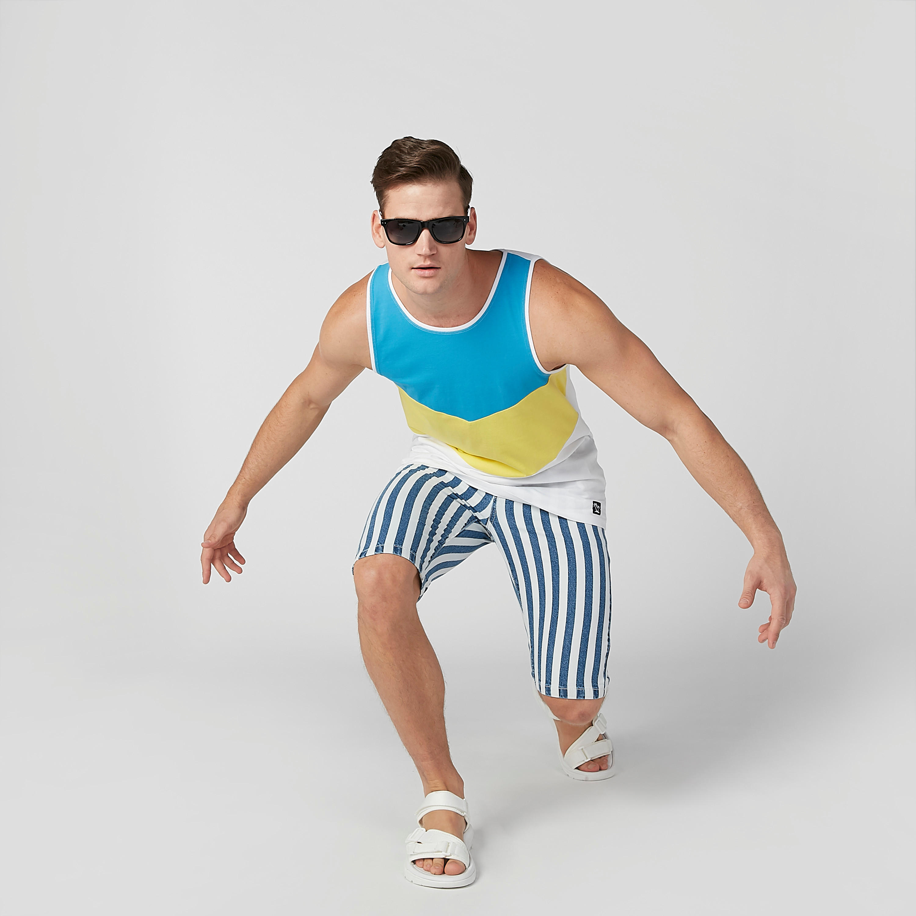 تيشيرت مستدام سادة سليم دون أكمام بياقة عميقة-men-clothing-tshirtsandpolos-tshirts-image-1
