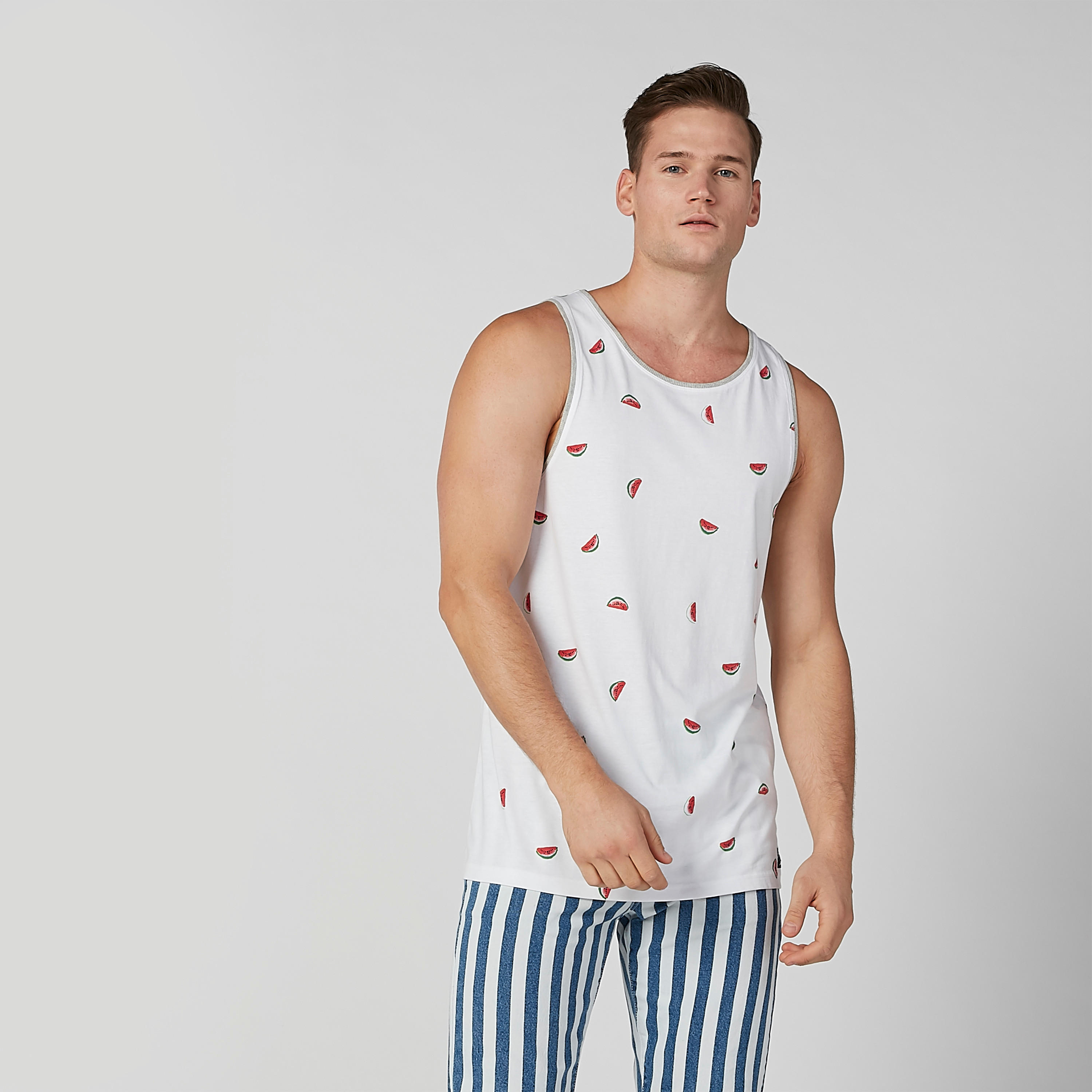 Sustainable Printed T-shirt with Scoop Neck in Slim-Fit-men-clothing-tshirtsandpolos-tshirts-image-2