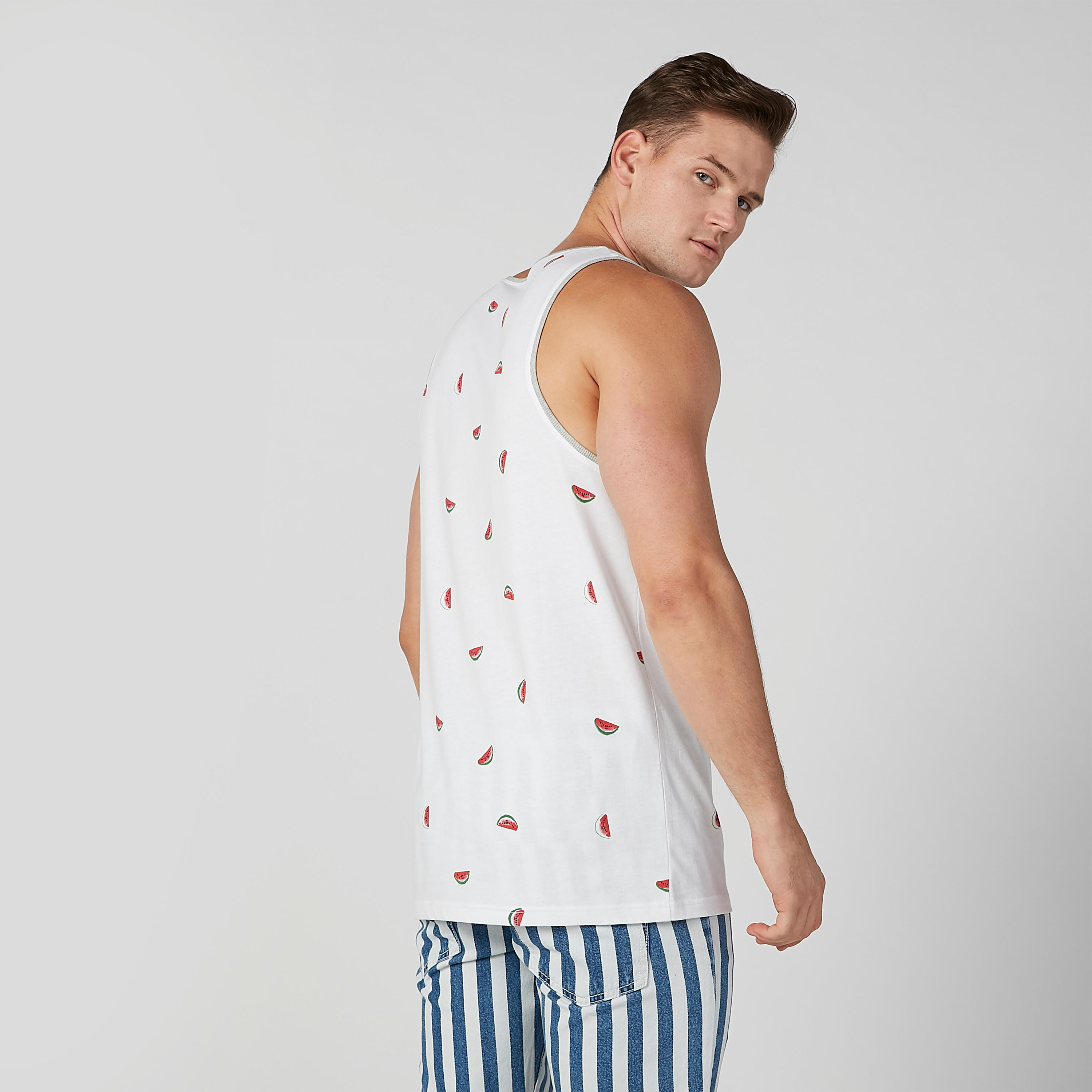 Sustainable Printed T-shirt with Scoop Neck in Slim-Fit-men-clothing-tshirtsandpolos-tshirts-image-3