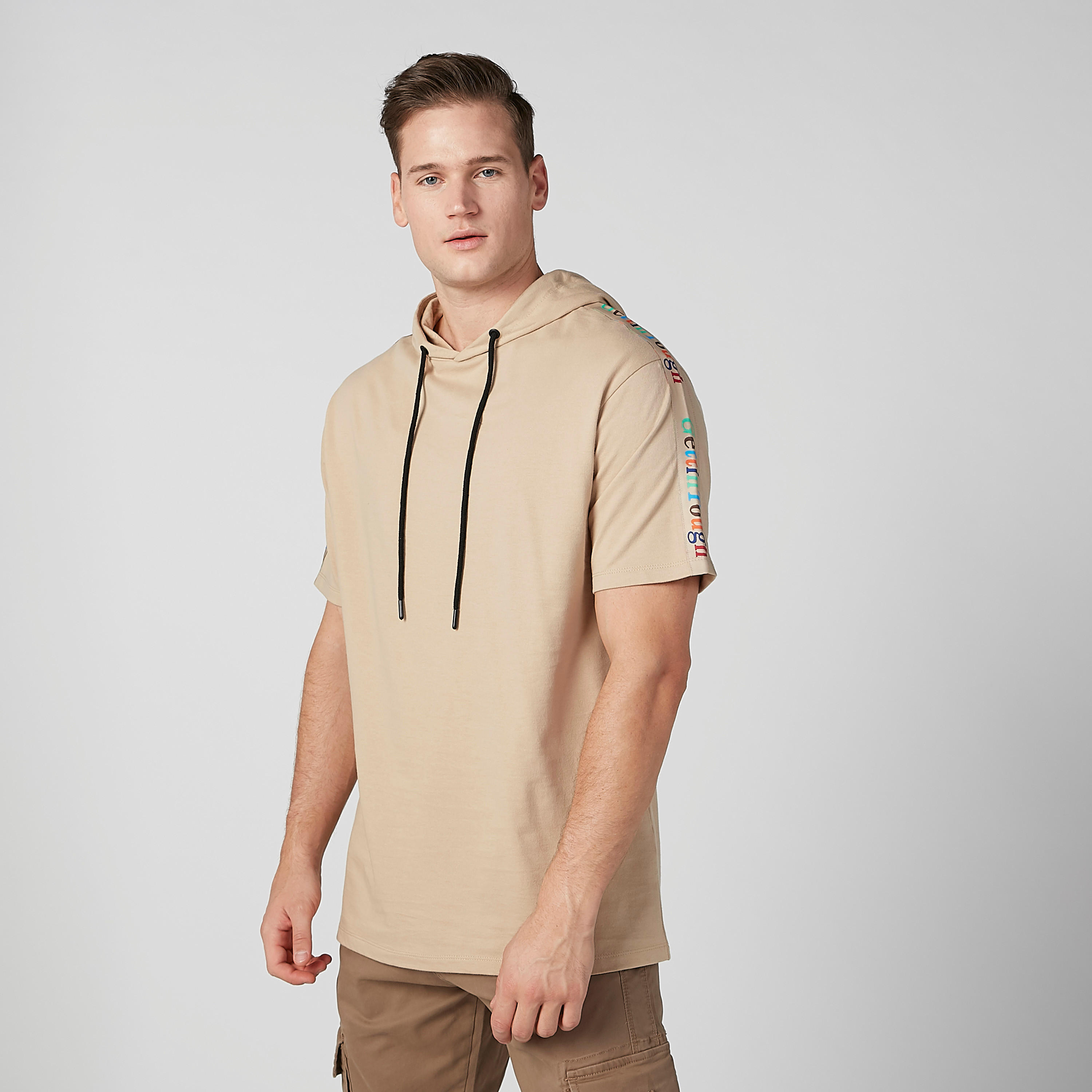 تيشيرت مستدام سليم وقبّعة وشريطة-men-clothing-tshirtsandpolos-tshirts-image-1