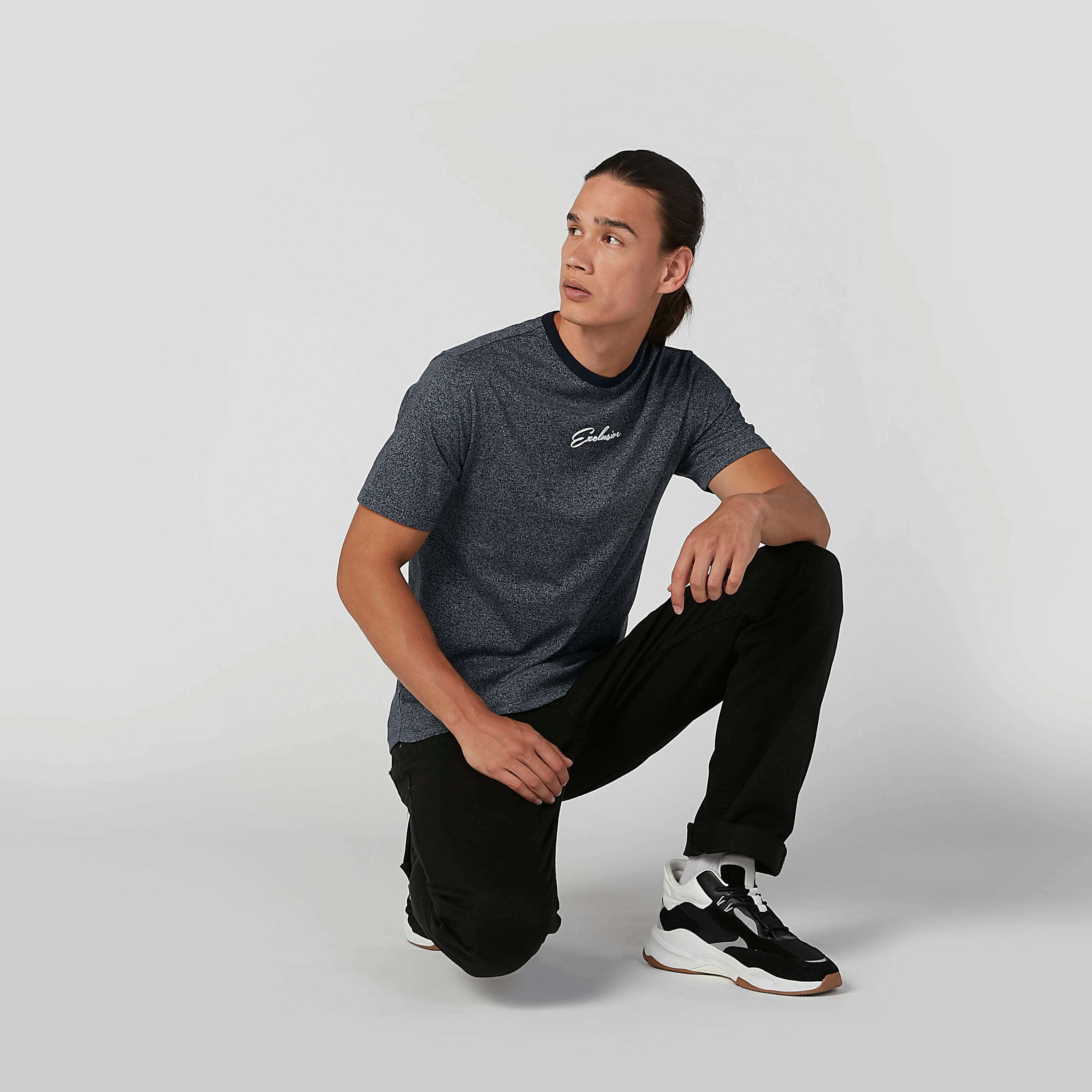 تيشيرت مستدام مطرّز سليم وأكمام قصيرة -men-clothing-tshirtsandpolos-tshirts-image-1