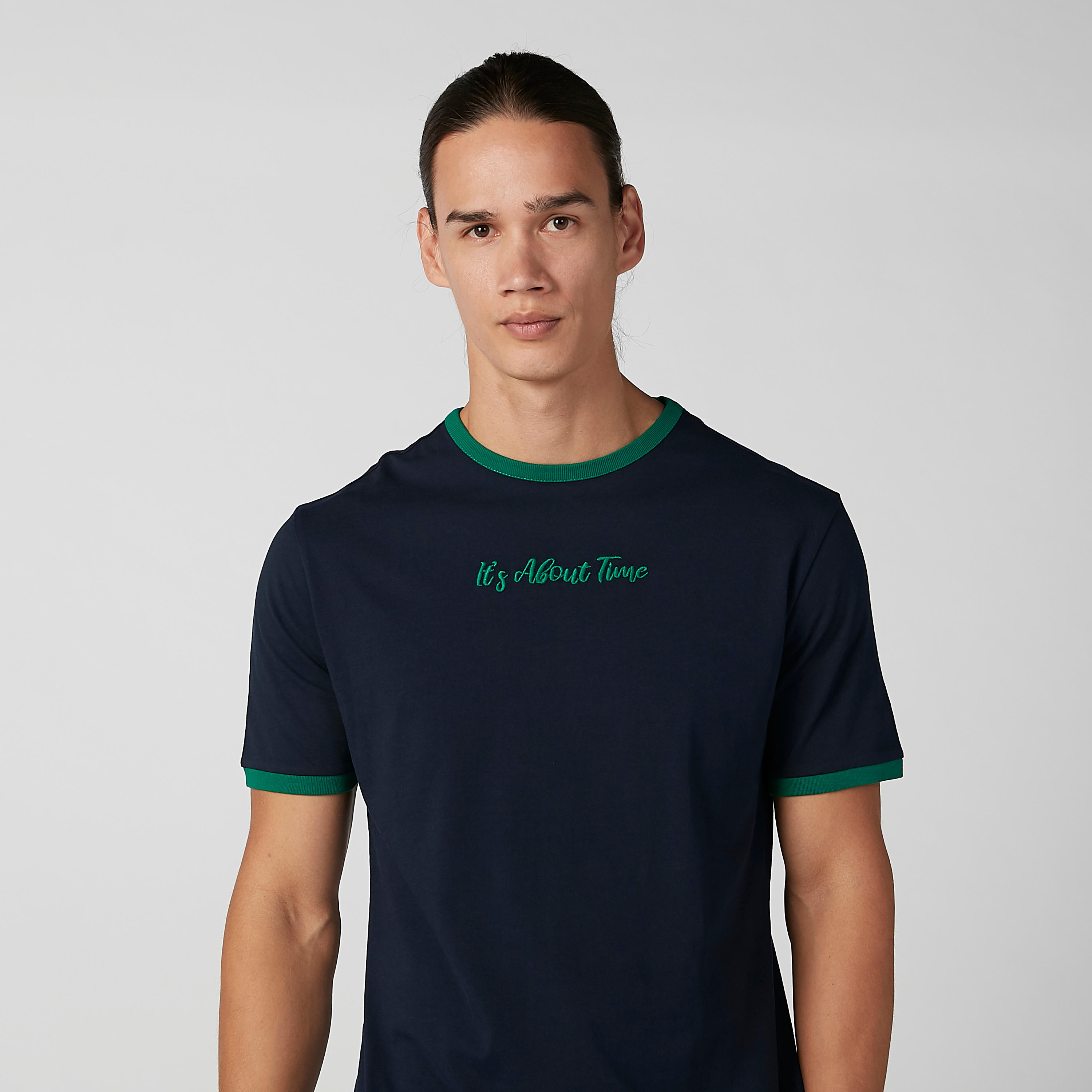 تيشيرت مستدام مطرّز سليم بأكمام بحوّاف متباينة -men-clothing-tshirtsandpolos-tshirts-image-2