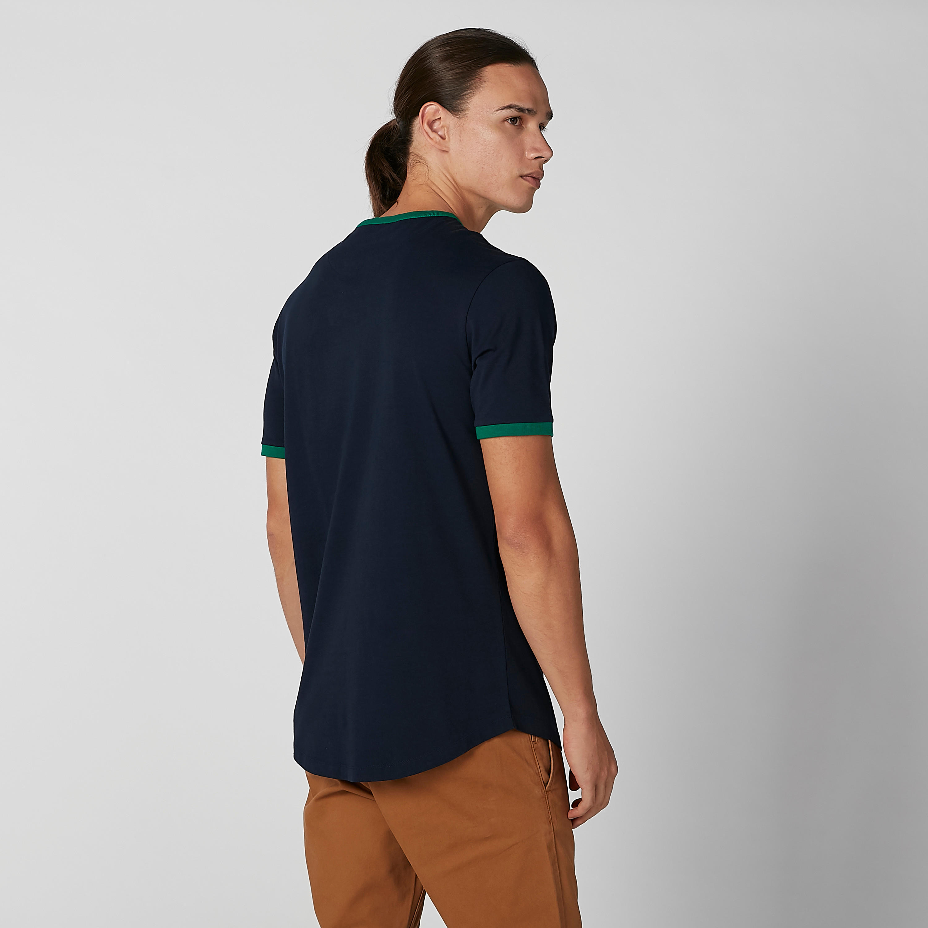 تيشيرت مستدام مطرّز سليم بأكمام بحوّاف متباينة -men-clothing-tshirtsandpolos-tshirts-image-4