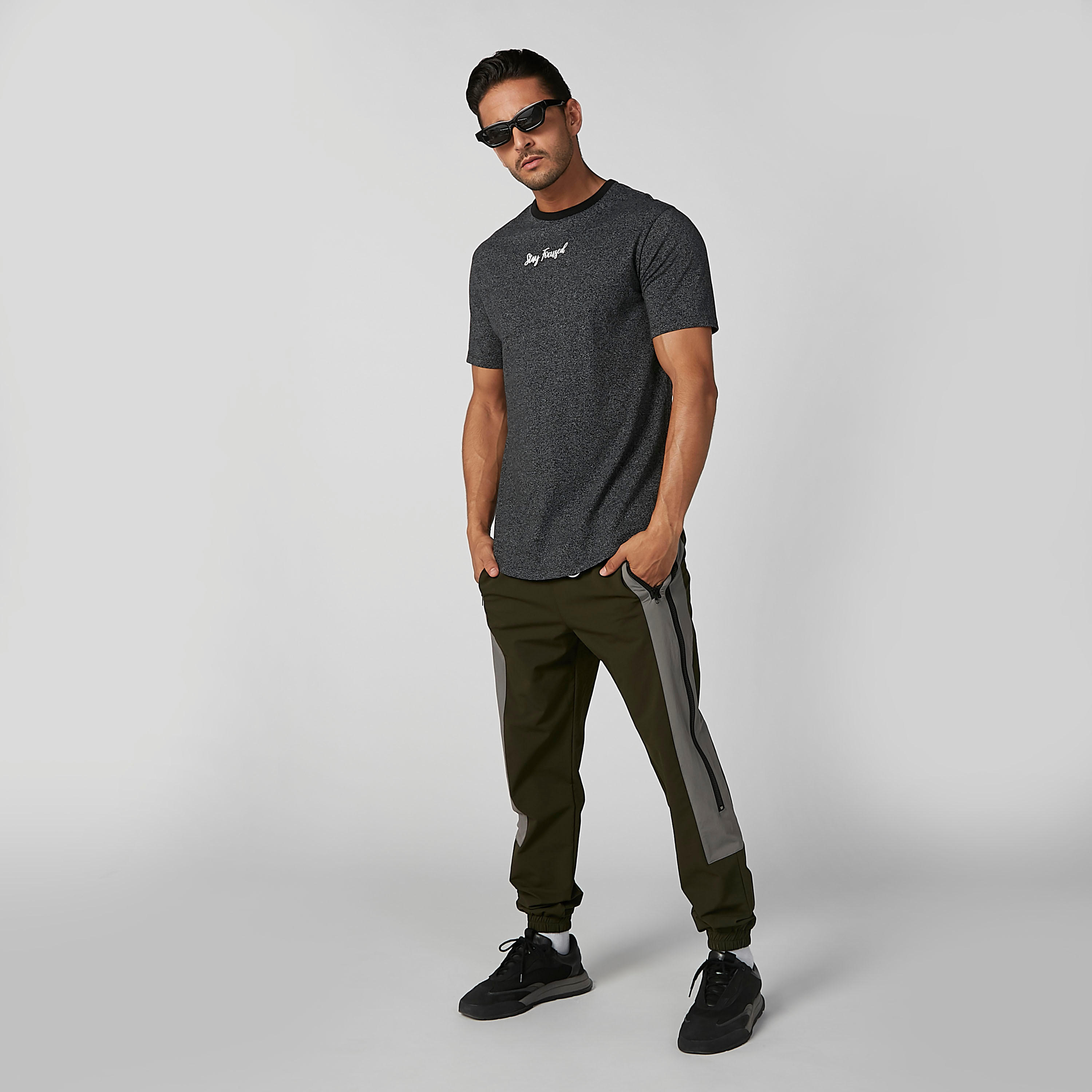 تيشيرت مستدام سليم مطرّز بأكمام قصيرة-men-clothing-tshirtsandpolos-tshirts-image-2