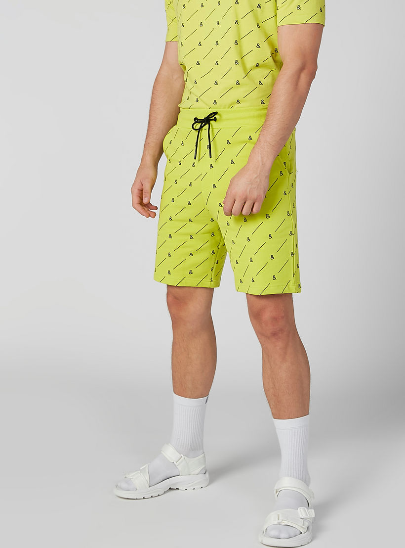 شورت بخصر مرن وجيوب وطبعات-men-clothing-bottoms-shorts-image-1
