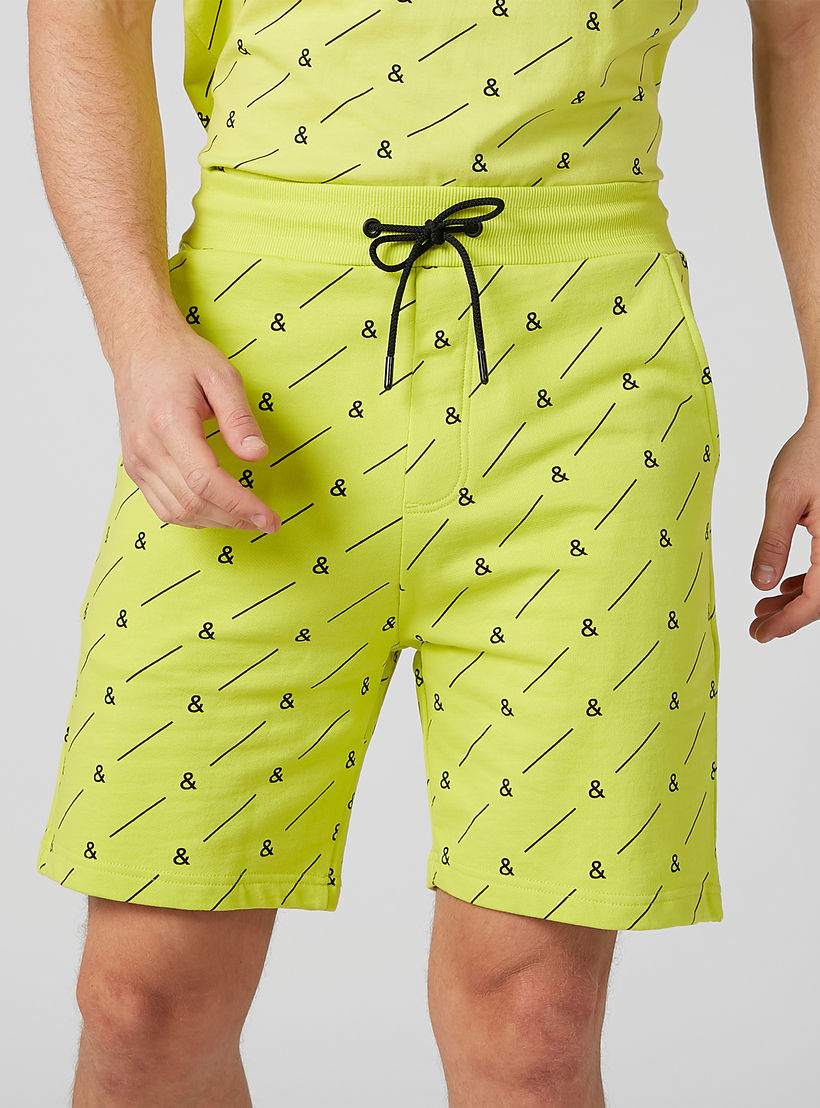 شورت بخصر مرن وجيوب وطبعات-men-clothing-bottoms-shorts-image-3