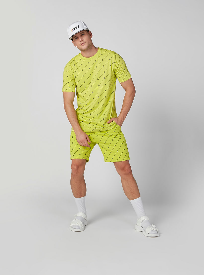 شورت بخصر مرن وجيوب وطبعات-men-clothing-bottoms-shorts-image-4