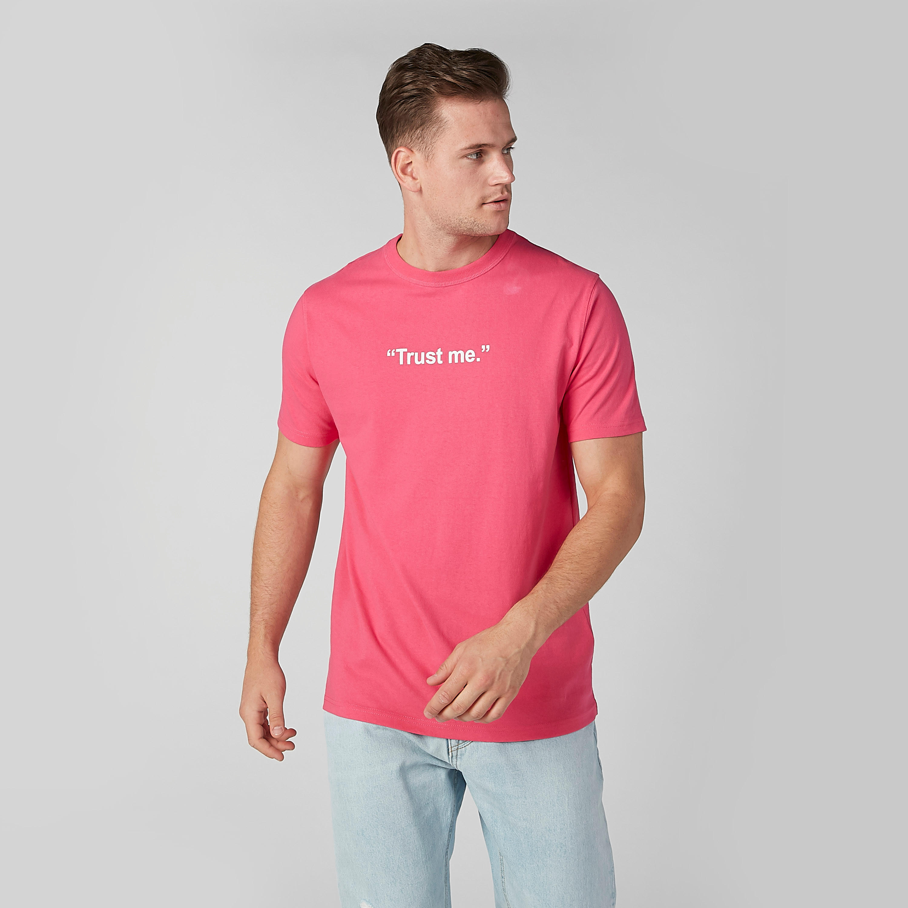 تيشيرت مستدام بقصّة سليم وطبعات-men-clothing-tshirtsandpolos-tshirts-image-2