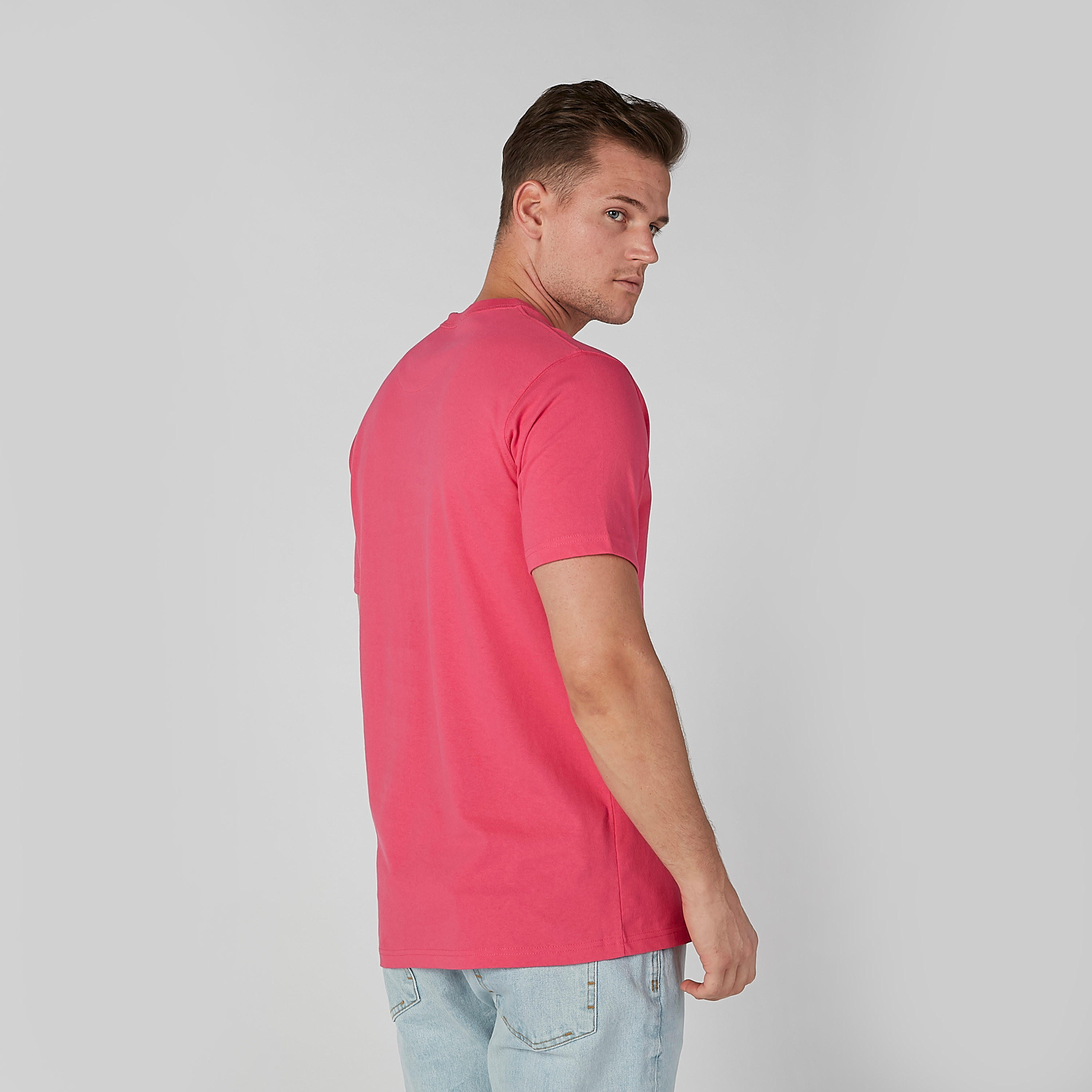تيشيرت مستدام بقصّة سليم وطبعات-men-clothing-tshirtsandpolos-tshirts-image-4