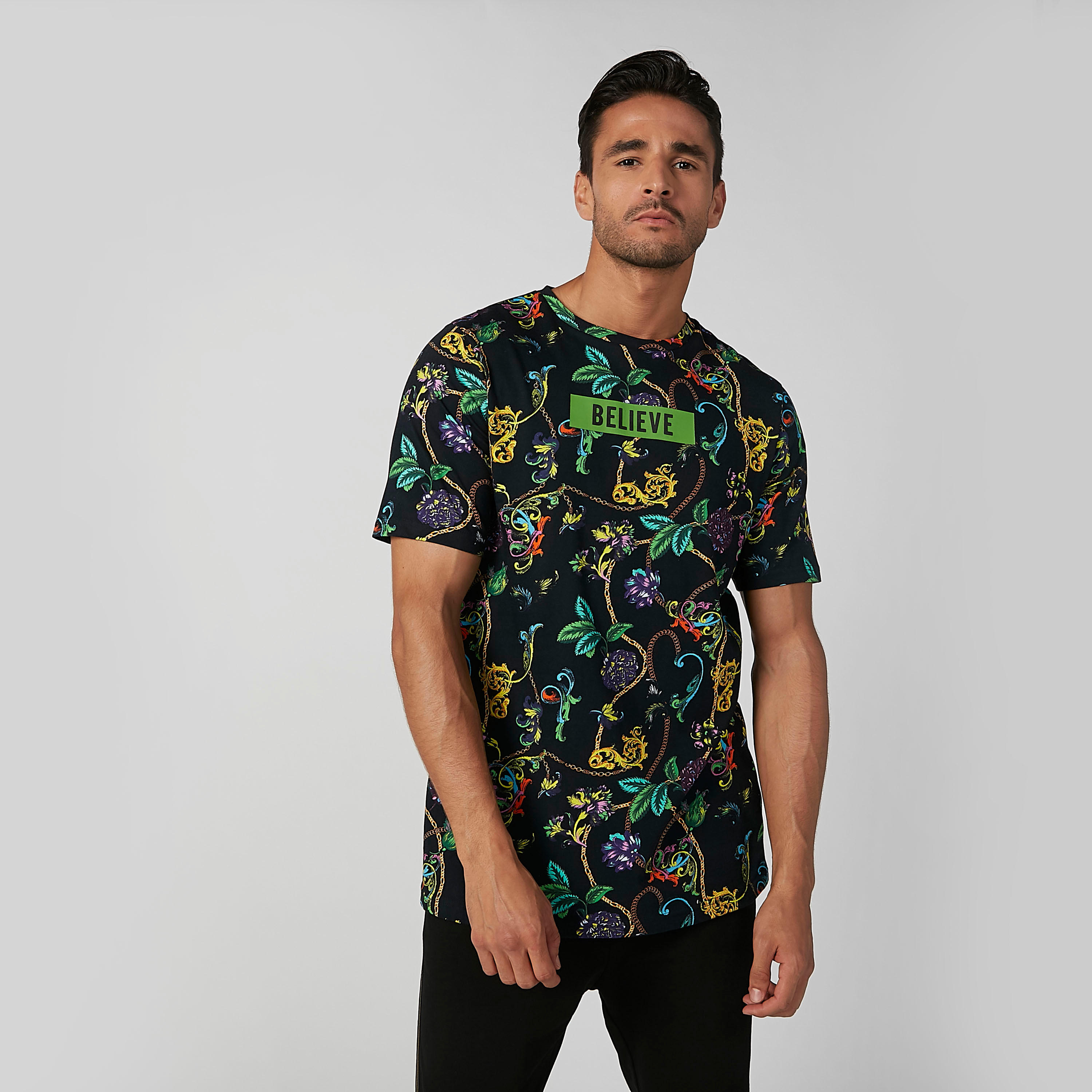 تيشيرت بياقة مستديرة وأكمام قصيرة وطبعات-men-clothing-tshirtsandpolos-tshirts-image-1
