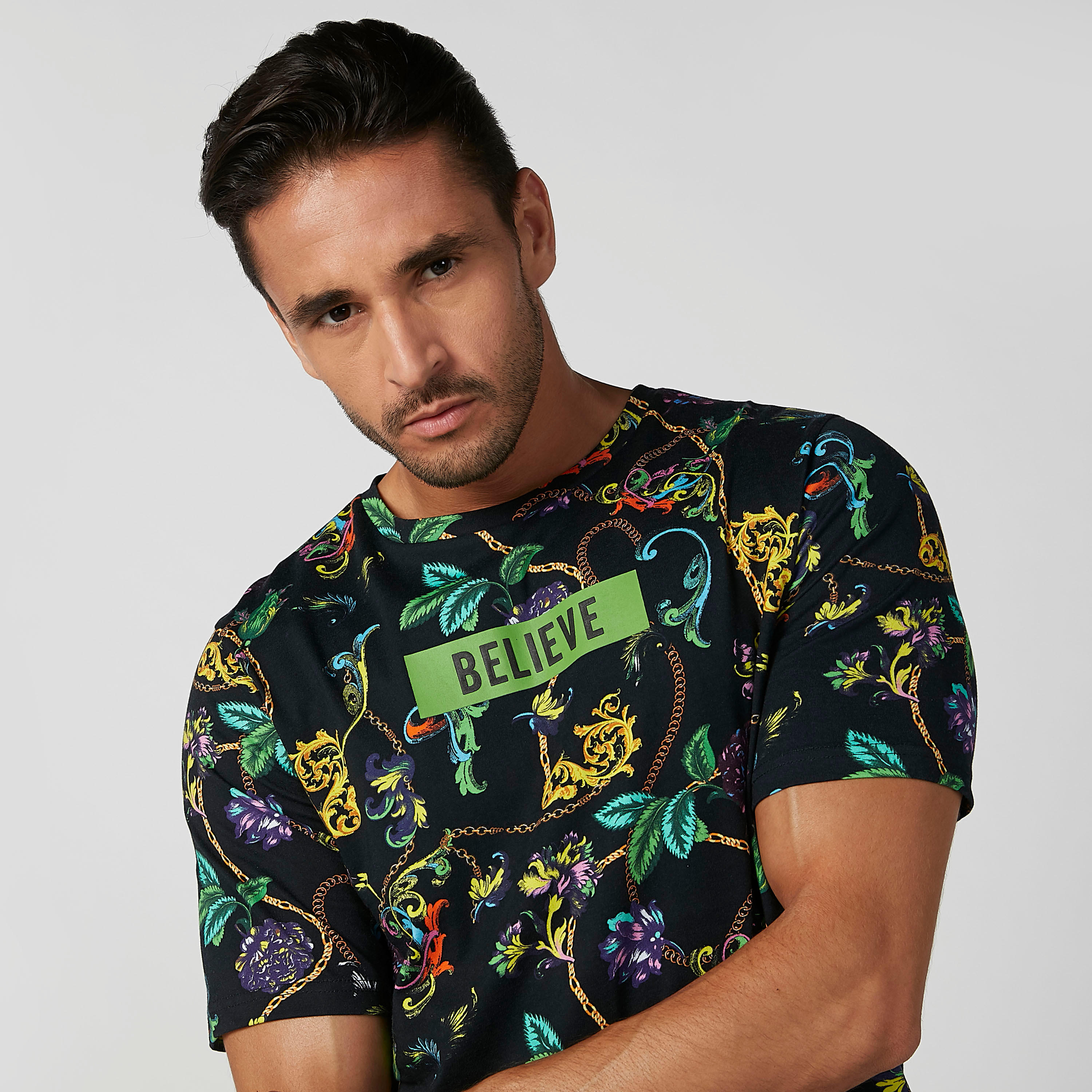 تيشيرت بياقة مستديرة وأكمام قصيرة وطبعات-men-clothing-tshirtsandpolos-tshirts-image-3