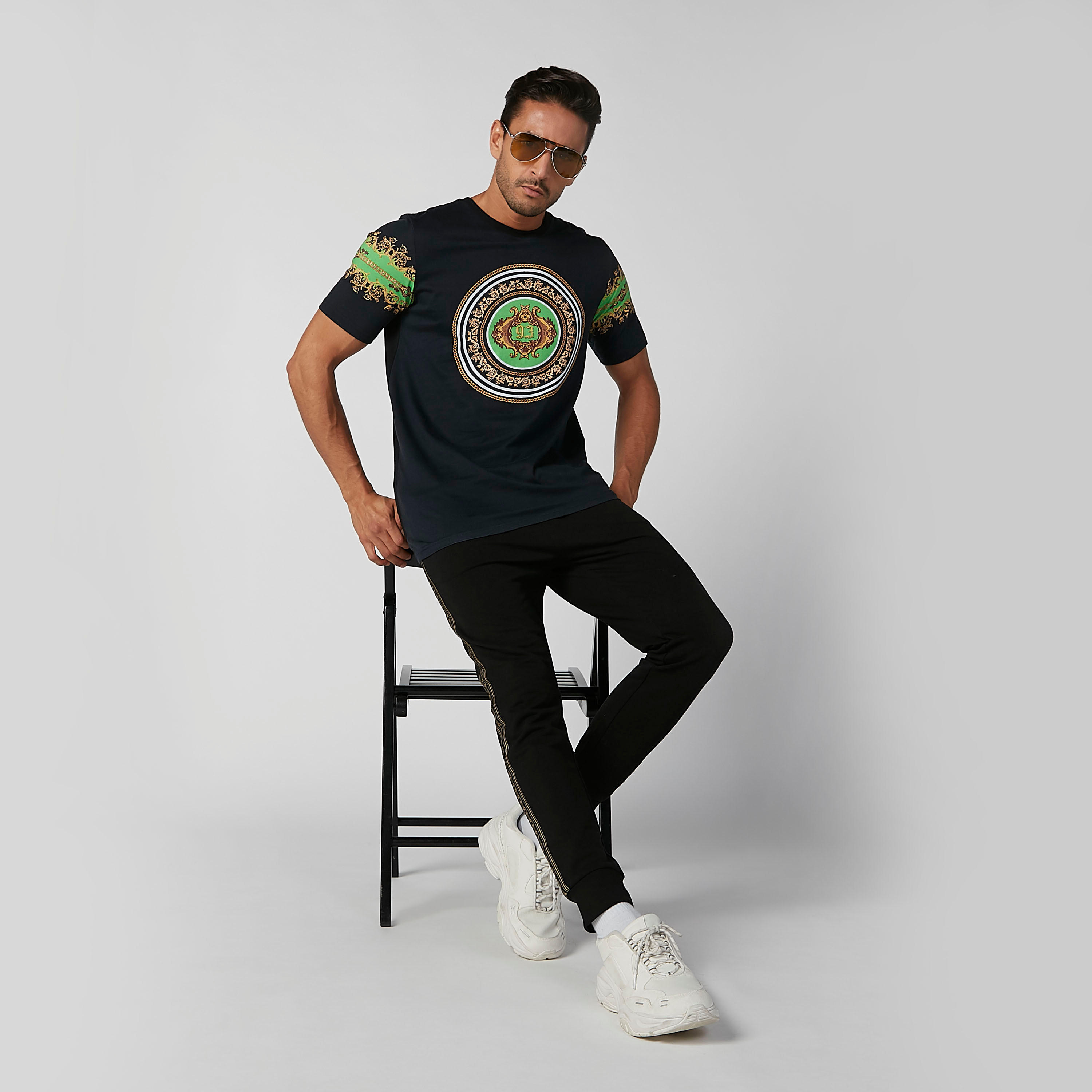 تيشيرت بياقة مستديرة وأكمام قصيرة وطبعات-men-clothing-tshirtsandpolos-tshirts-image-1