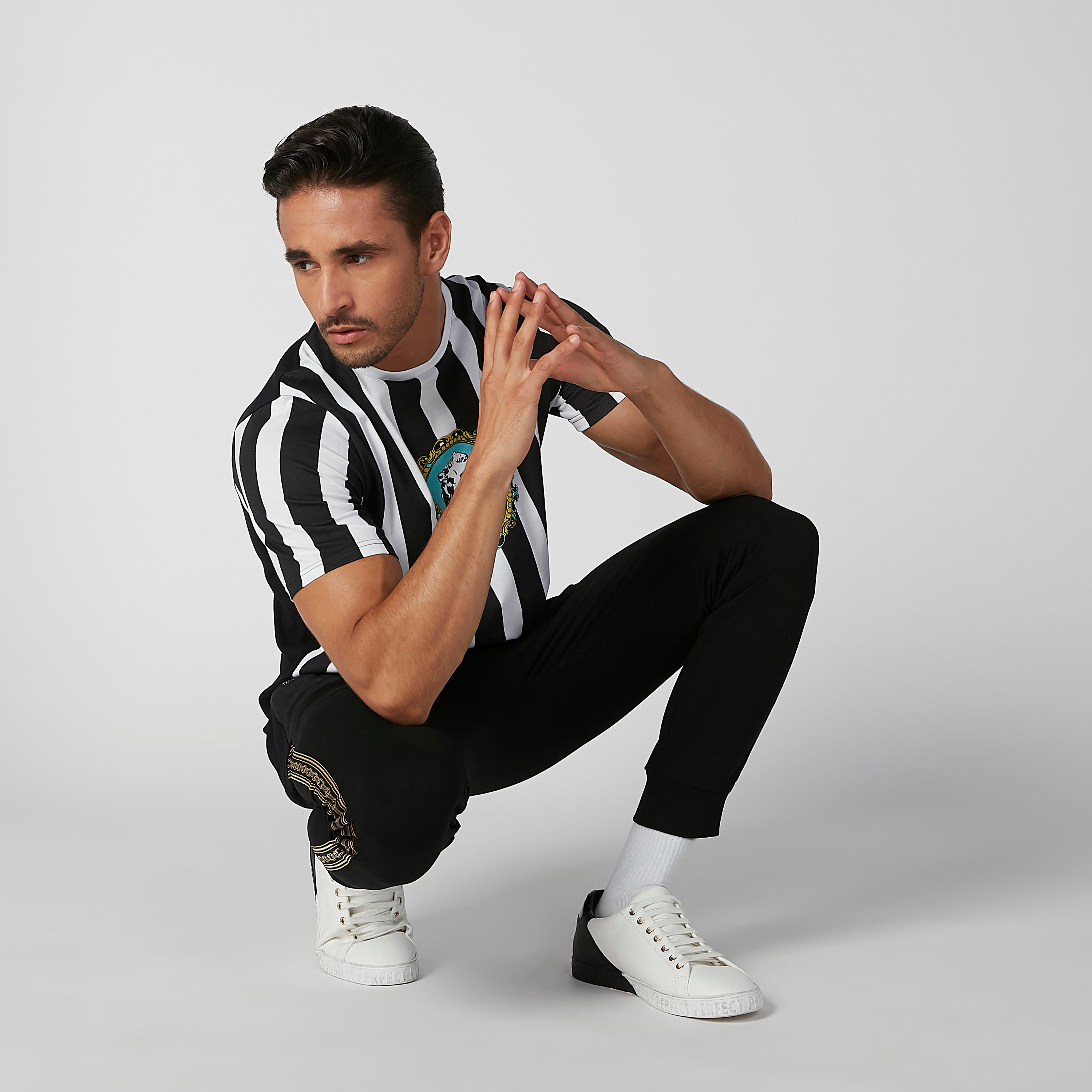 تيشيرت بياقة مستديرة وأكمام قصيرة وطبعات-men-clothing-tshirtsandpolos-tshirts-image-5
