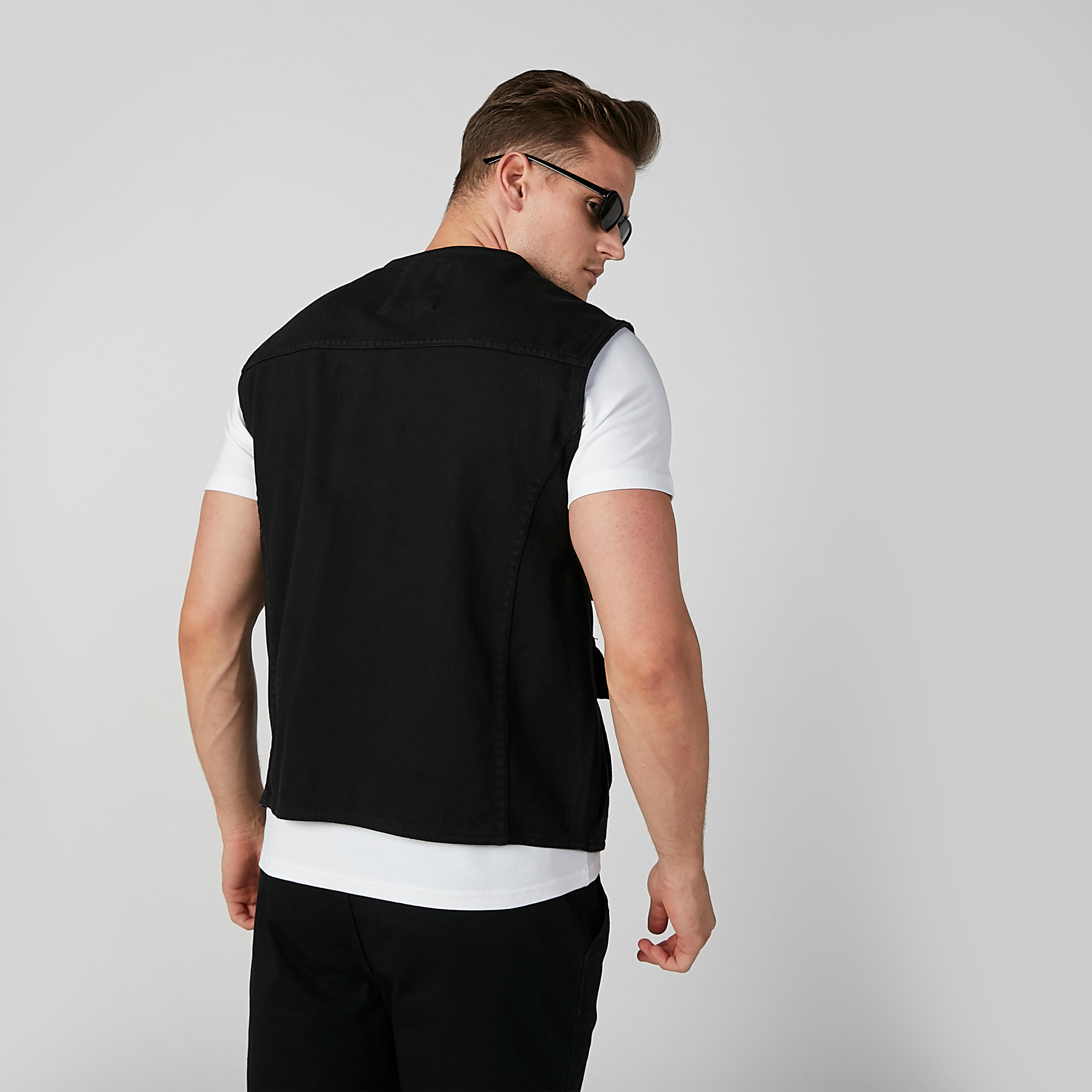 Plain Sleeveless Jacket with Pocket Detail-men-clothing-jacketsandblazers-jackets-image-5