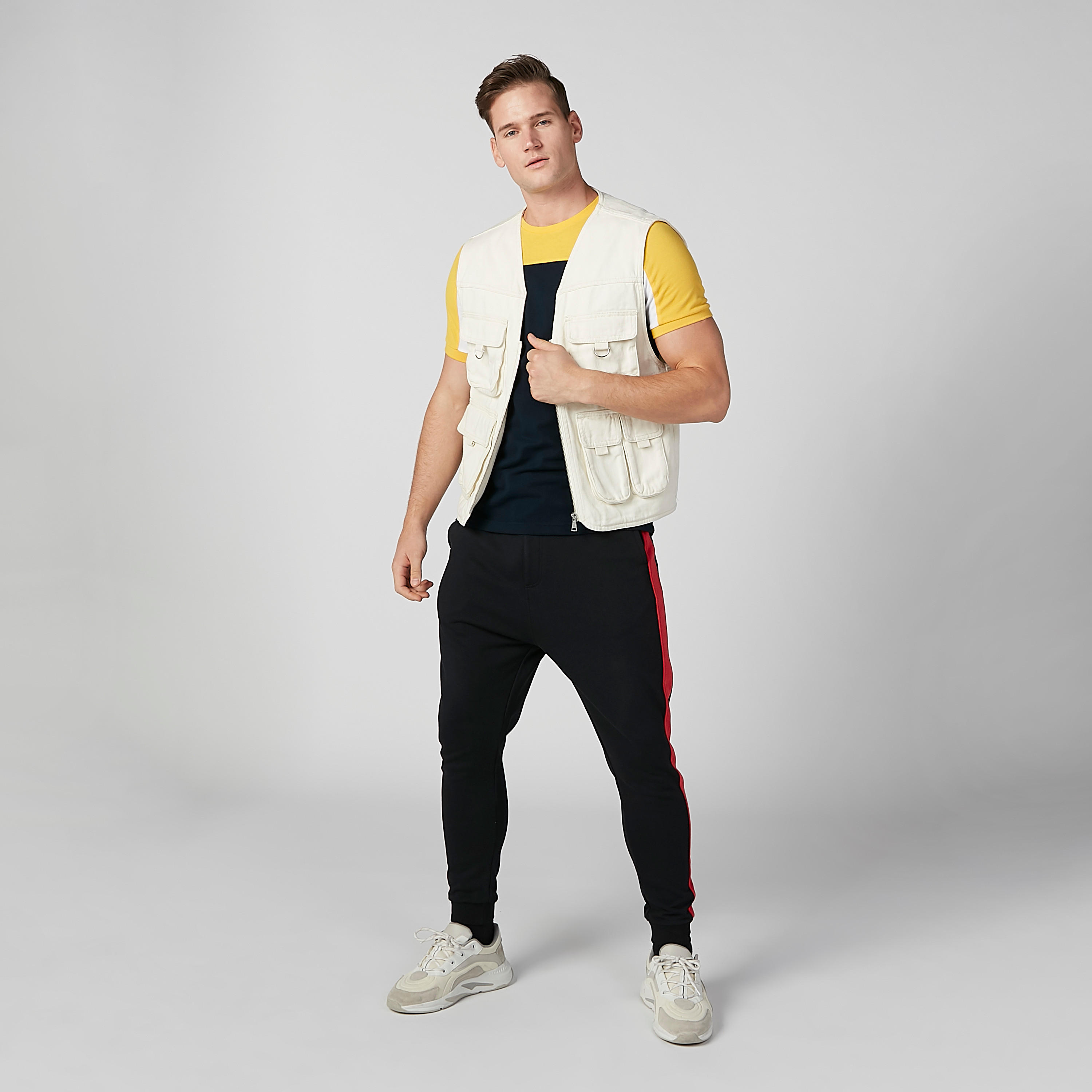 Plain Sleeveless Jacket with Pocket Detail-men-clothing-jacketsandblazers-jackets-image-2