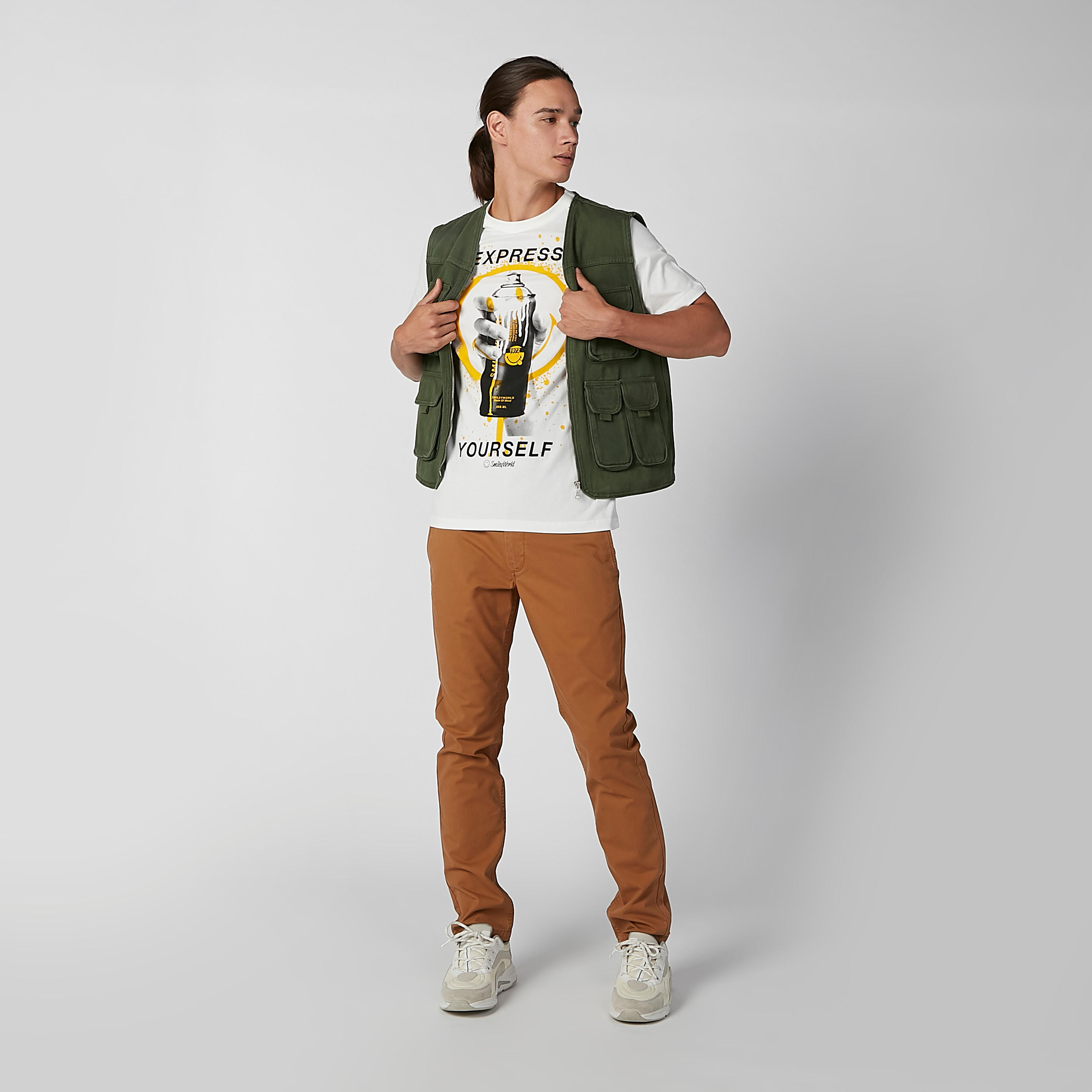 جاكيت دون أكمام بسحّاب إغلاق وجيوب بطيّة-men-clothing-jacketsandblazers-jackets-image-2