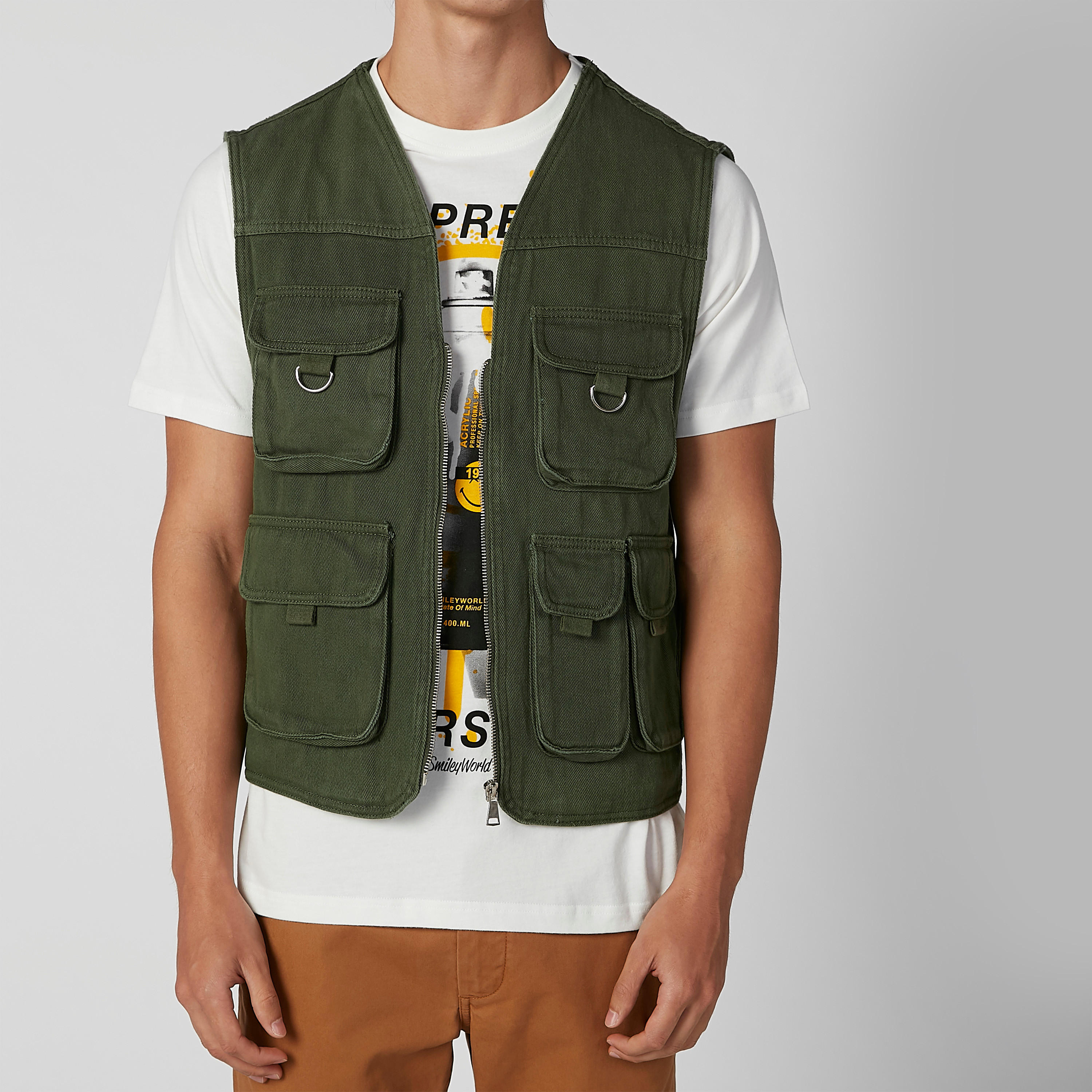 جاكيت دون أكمام بسحّاب إغلاق وجيوب بطيّة-men-clothing-jacketsandblazers-jackets-image-1