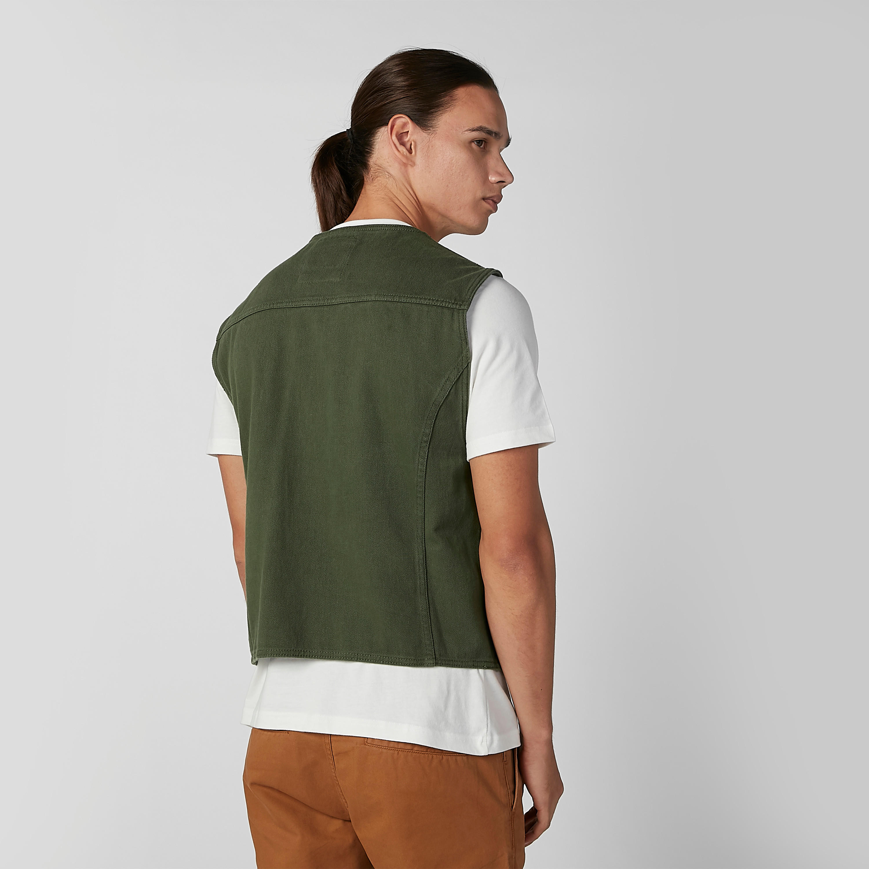 جاكيت دون أكمام بسحّاب إغلاق وجيوب بطيّة-men-clothing-jacketsandblazers-jackets-image-5