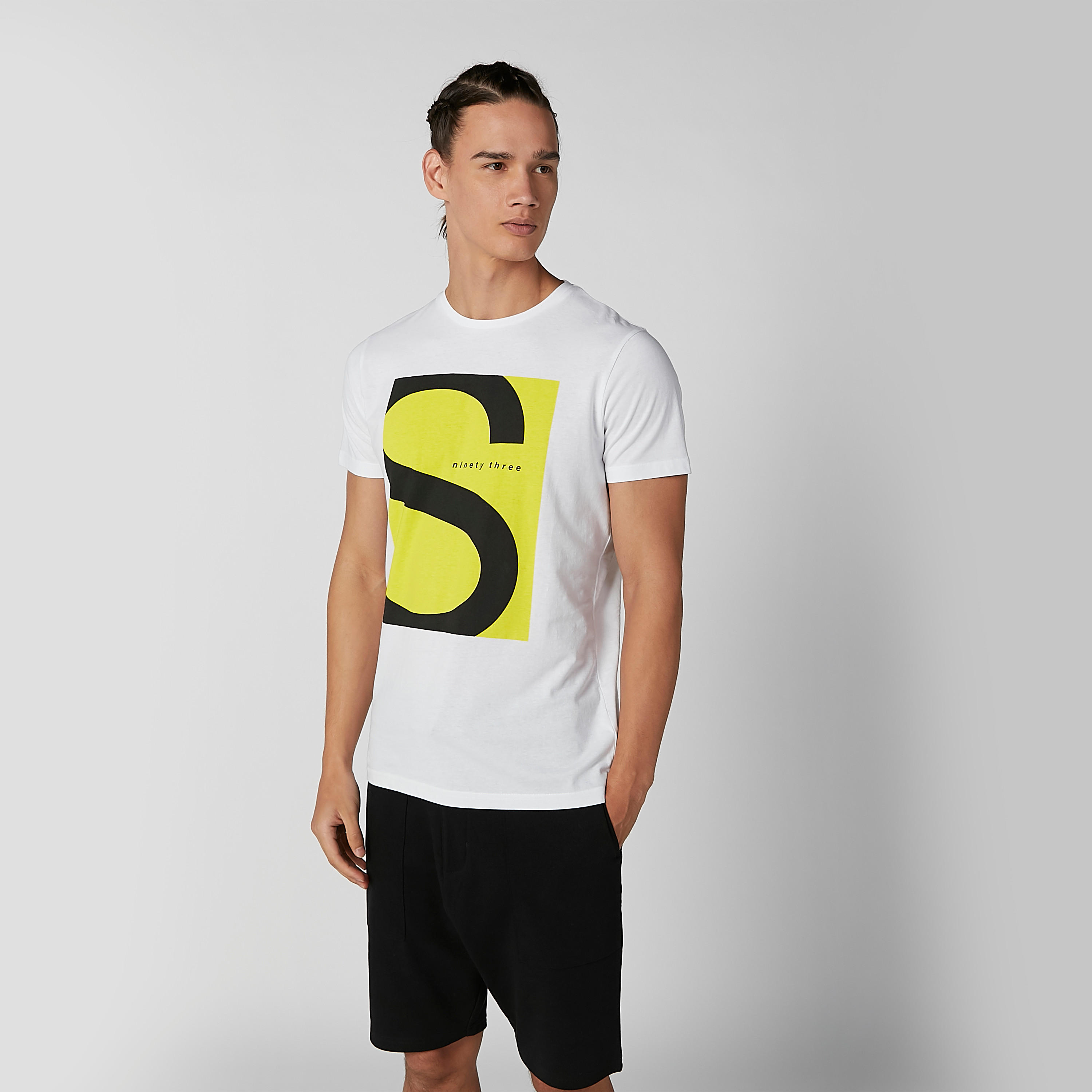 تيشيرت بياقة مستديرة وأكمام قصيرة وطبعات-men-clothing-tshirtsandpolos-tshirts-image-3
