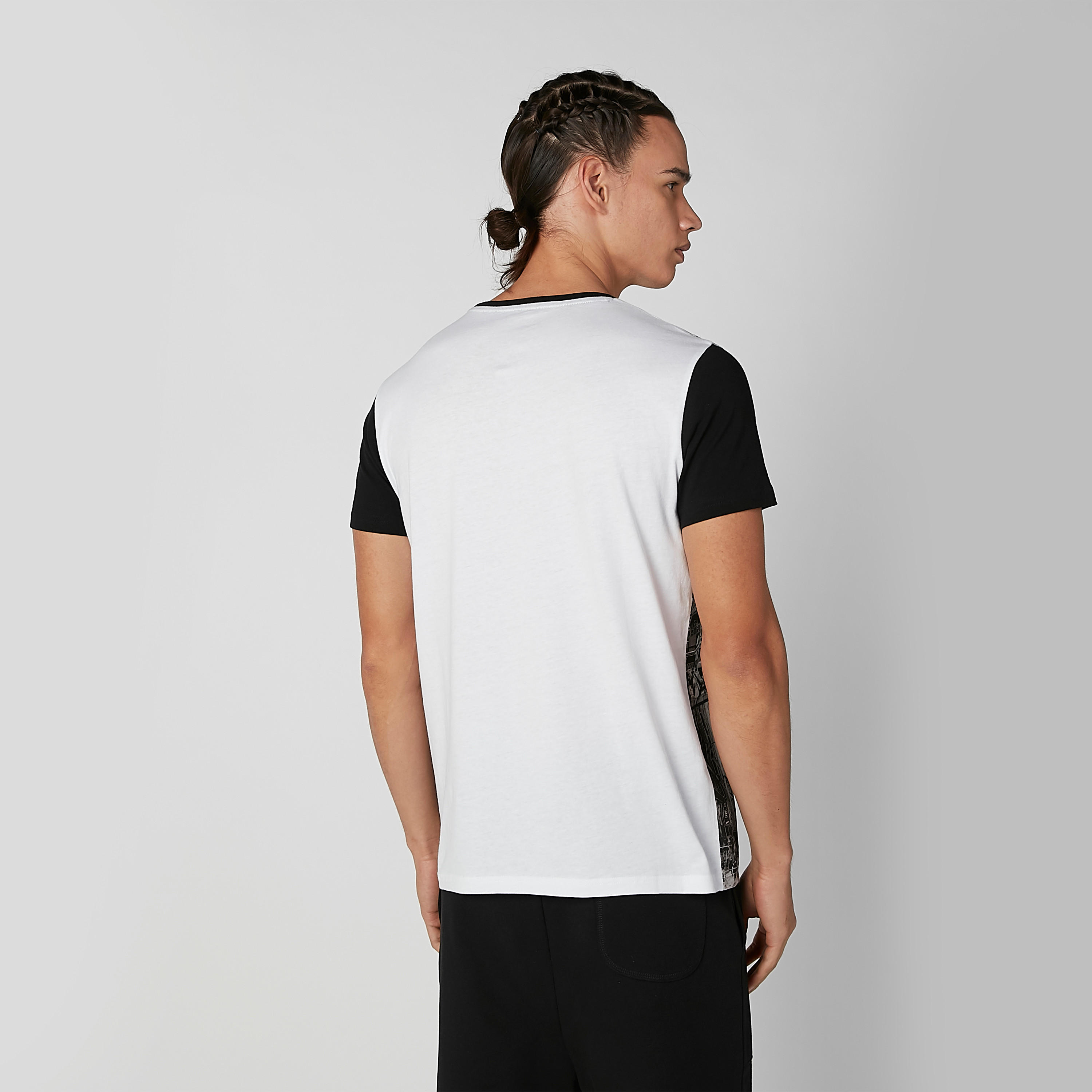 تيشيرت بياقة مستديرة وأكمام قصيرة وطبعات-men-clothing-tshirtsandpolos-tshirts-image-4