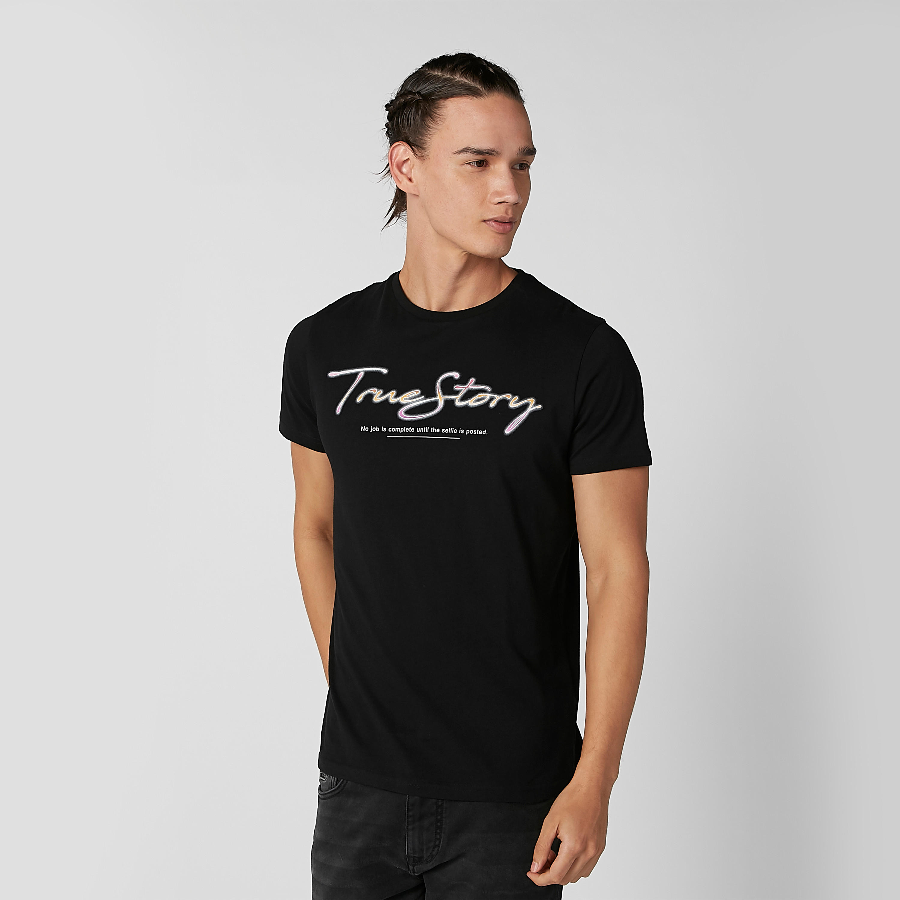 تيشيرت بياقة مستديرة وأكمام قصيرة وطبعات-men-clothing-tshirtsandpolos-tshirts-image-3