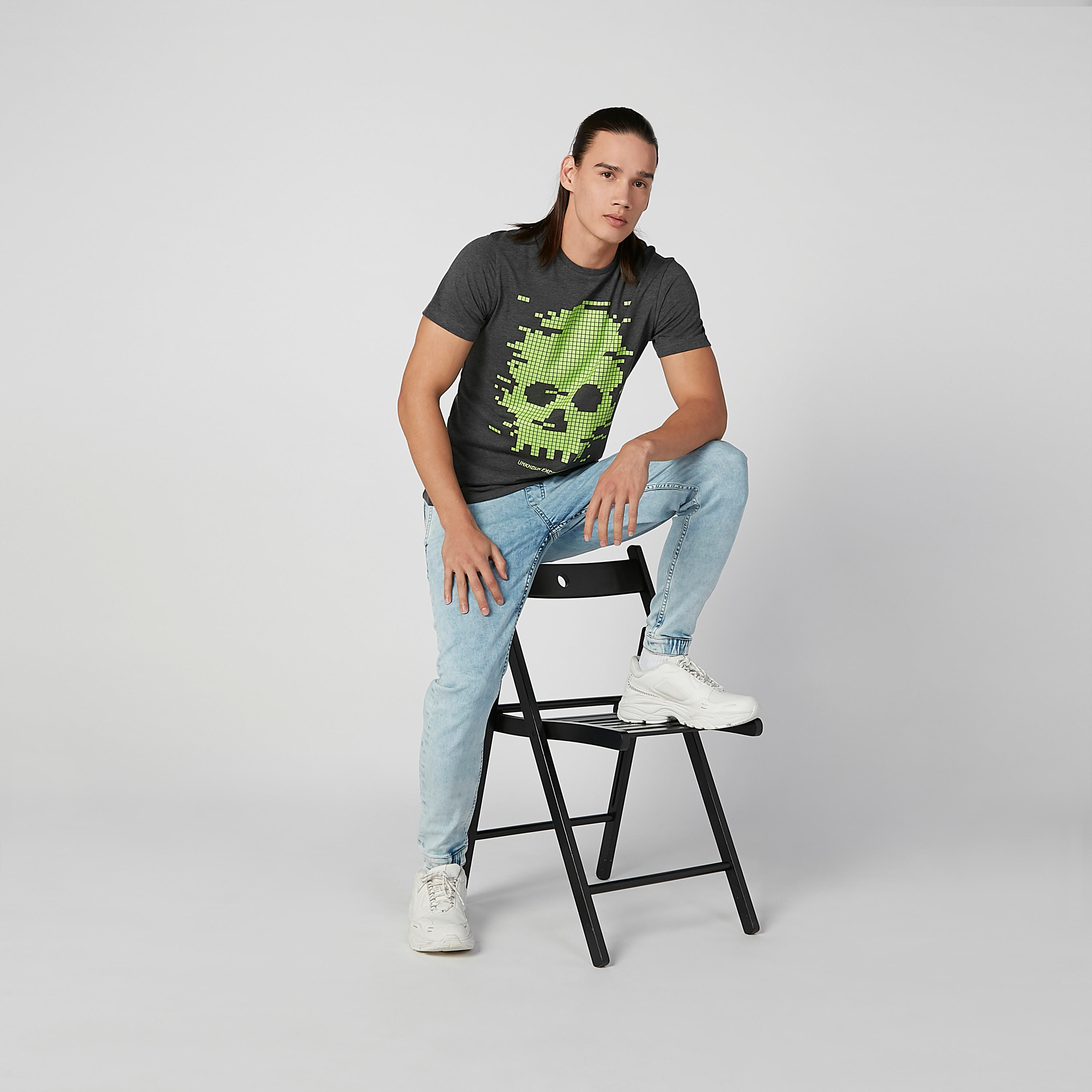 تيشيرت بياقة مستديرة وأكمام قصيرة وطبعات-men-clothing-tshirtsandpolos-tshirts-image-2