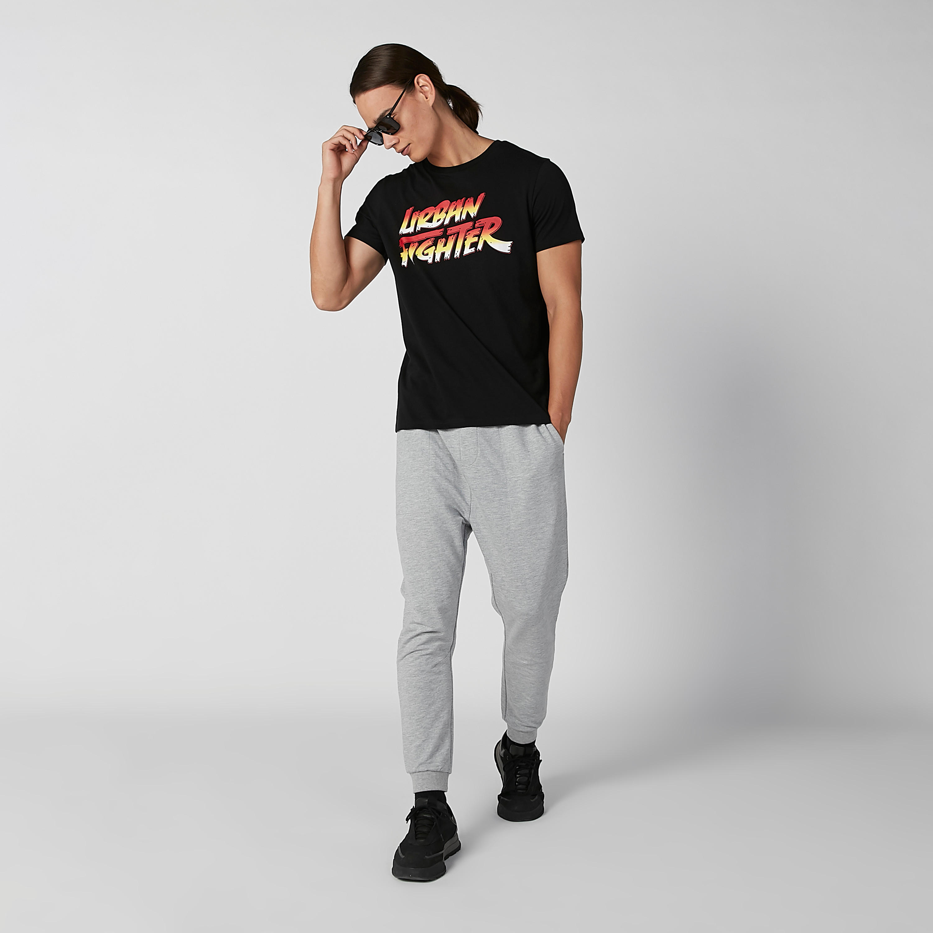 تيشيرت بياقة مستديرة وأكمام قصيرة وطبعات-men-clothing-tshirtsandpolos-tshirts-image-1
