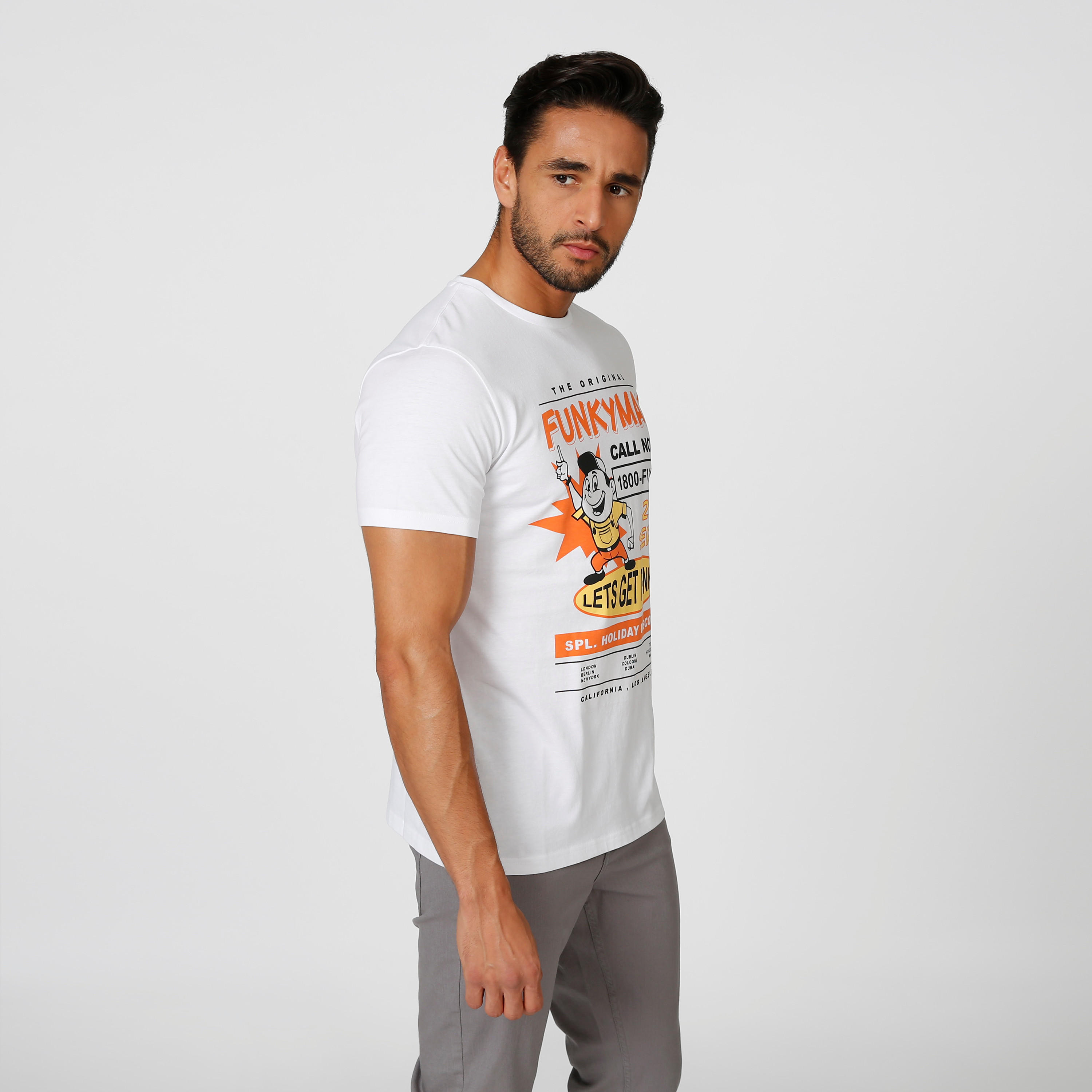 تيشيرت بياقة مستديرة وأكمام قصيرة وطبعات-men-clothing-tshirtsandpolos-tshirts-image-3