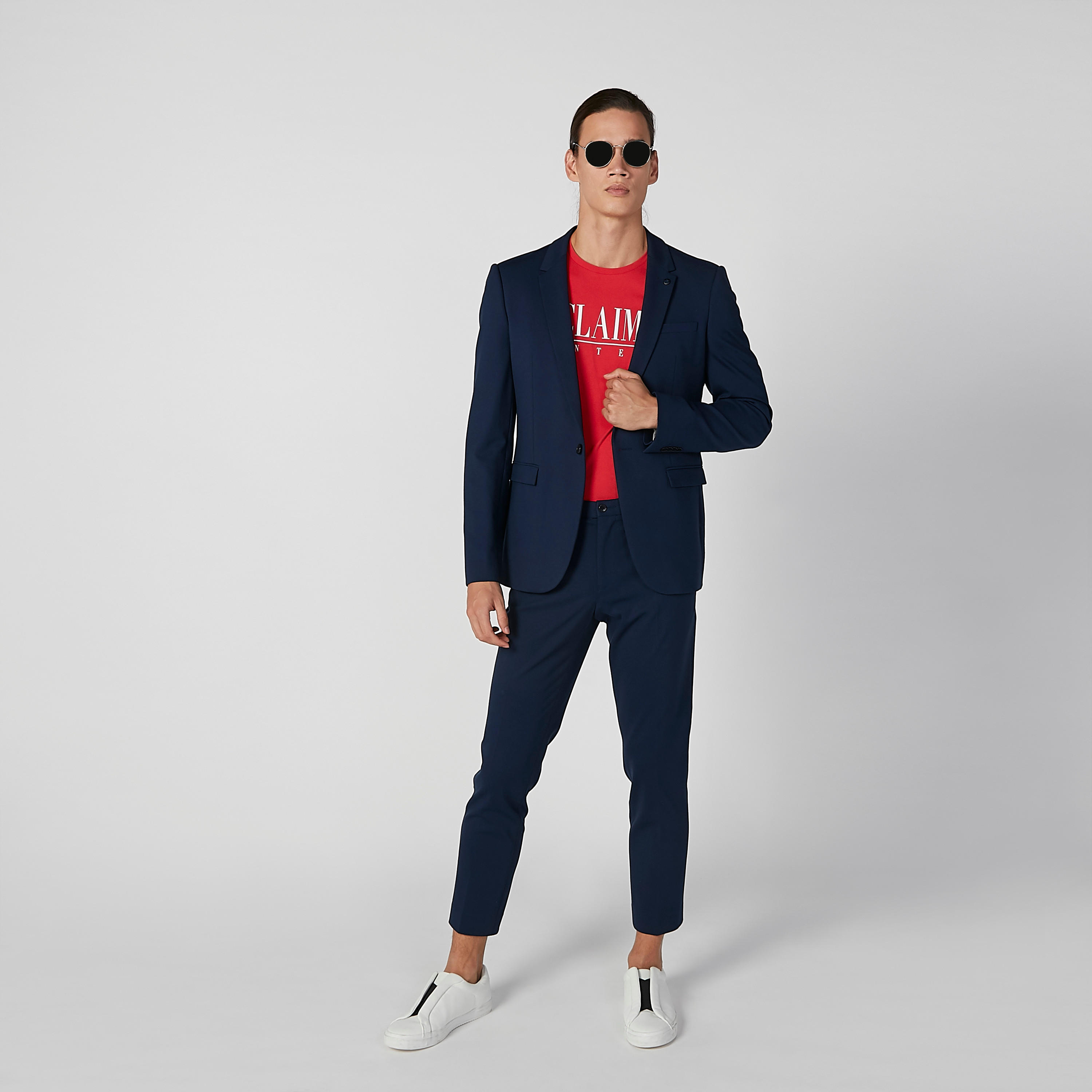 تيشيرت بياقة مستديرة وأكمام قصيرة وطبعات-men-clothing-tshirtsandpolos-tshirts-image-2