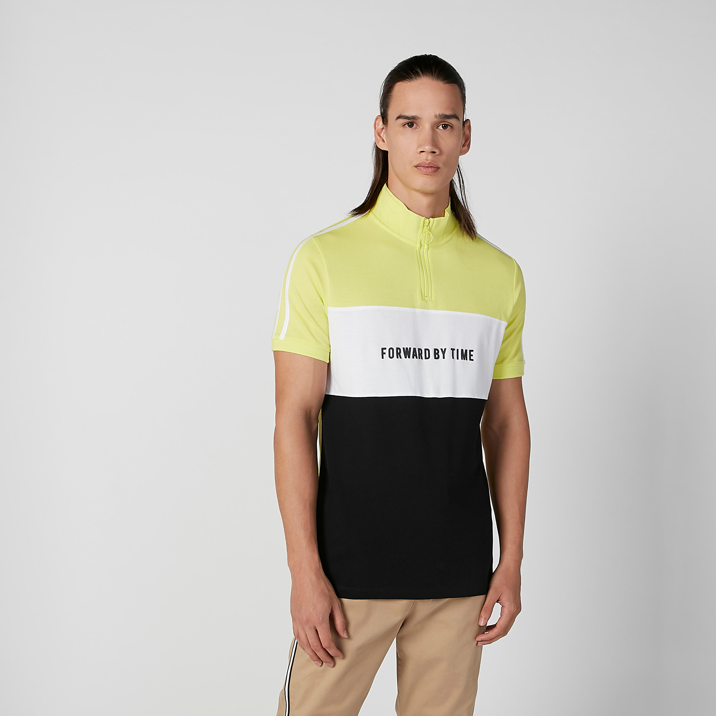 تيشيرت سكيني بياقة عالية وسحّاب وطبعات-men-clothing-tshirtsandpolos-tshirts-image-2