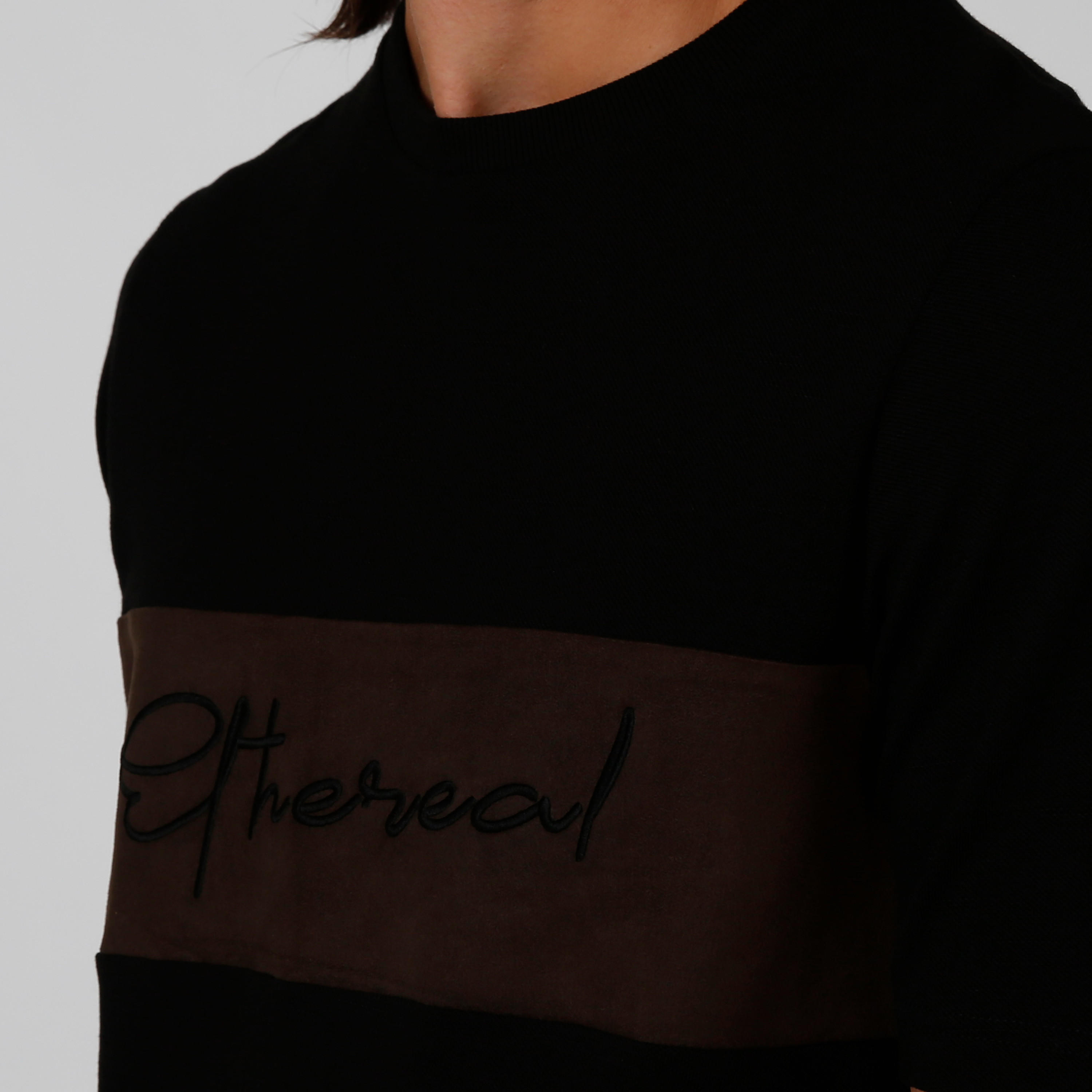 تيشيرت بياقة ضيقة وأكمام قصيرة وطبعات-men-clothing-tshirtsandpolos-tshirts-image-5
