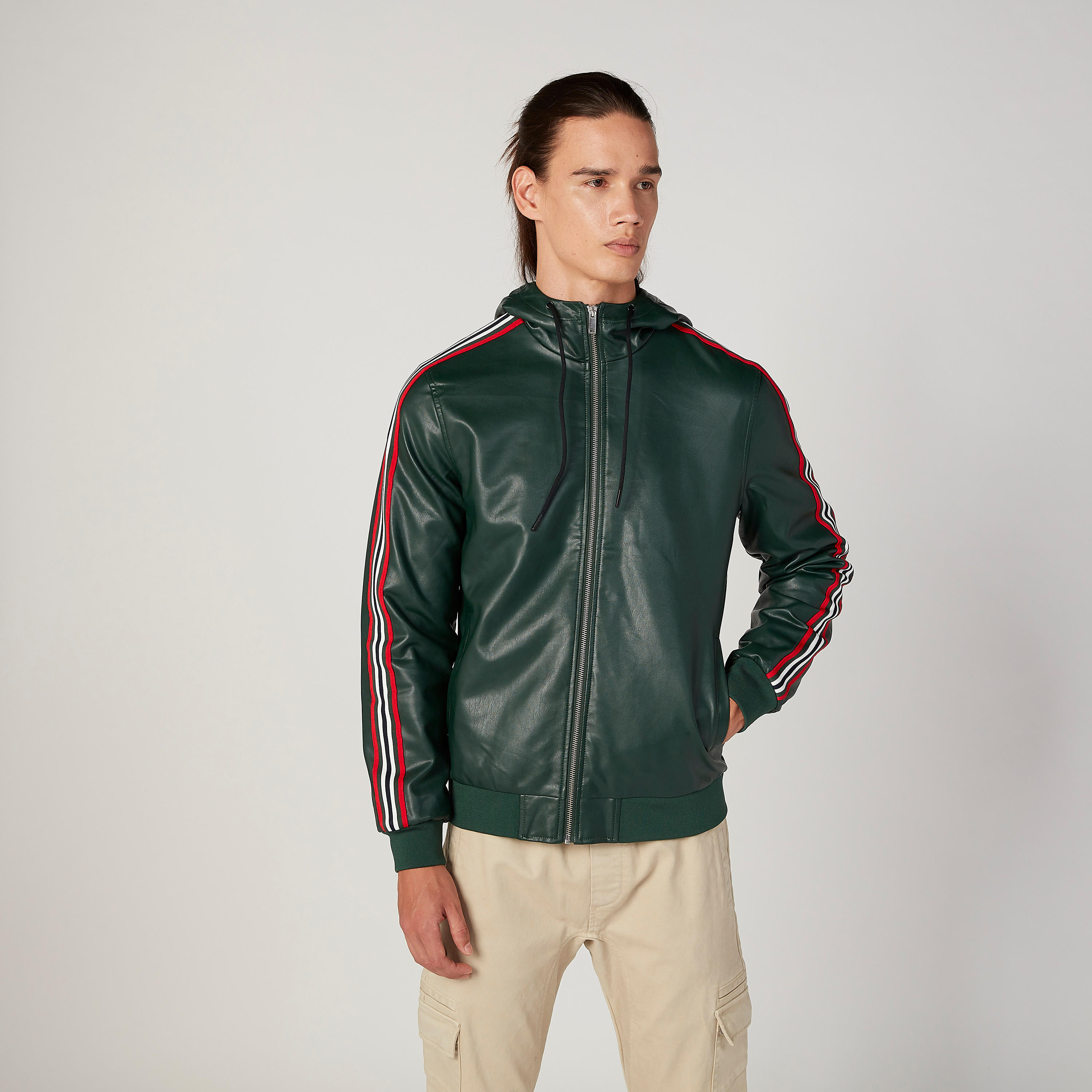 جاكيت سادة بأكمام طويلة وتفاصيل مخططة وقبعة-men-clothing-jacketsandblazers-jackets-image-1