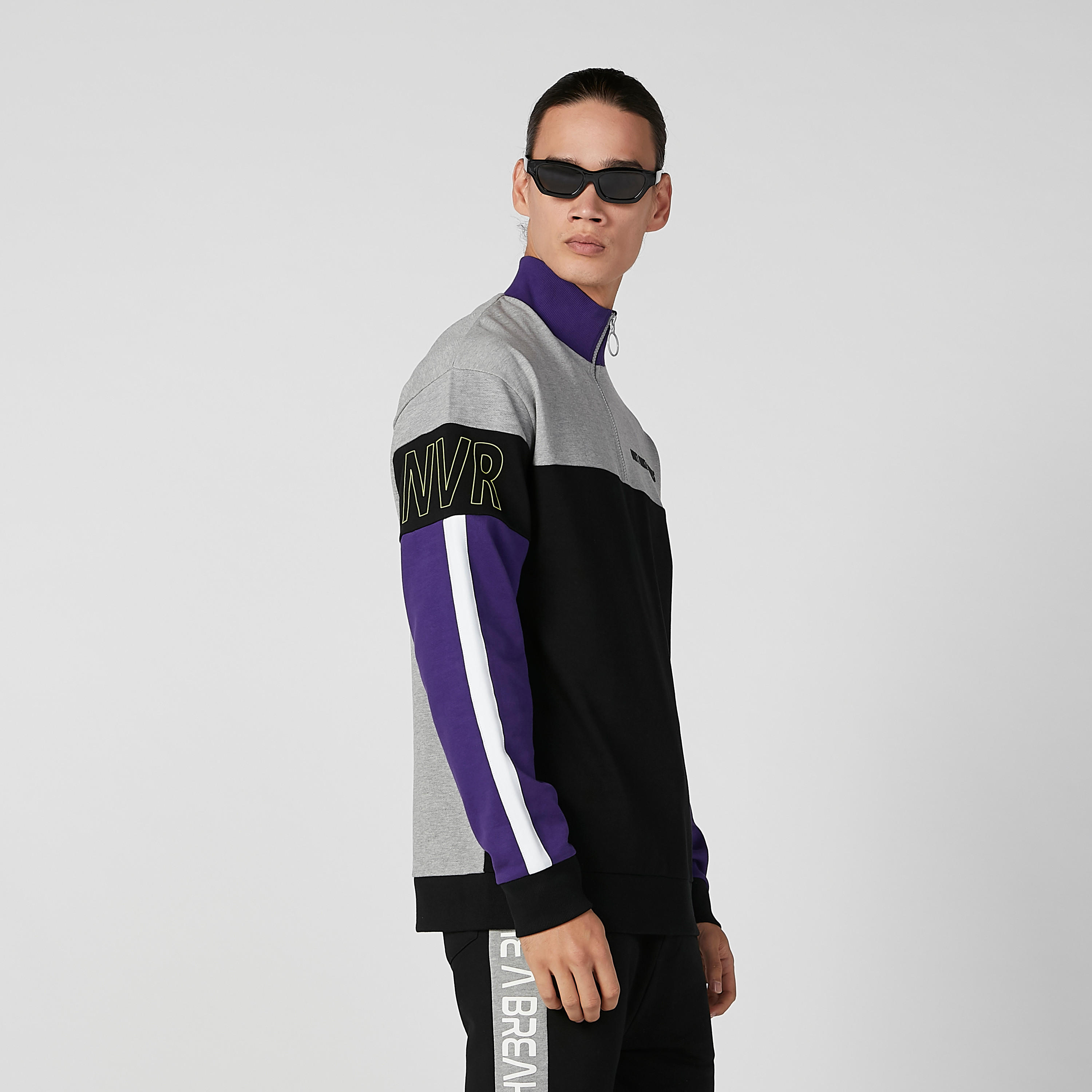 سويت شيرت بياقة عالية وأكمام طويلة وطبعات-men-winterwear-hoodiesandsweatshirts-image-3
