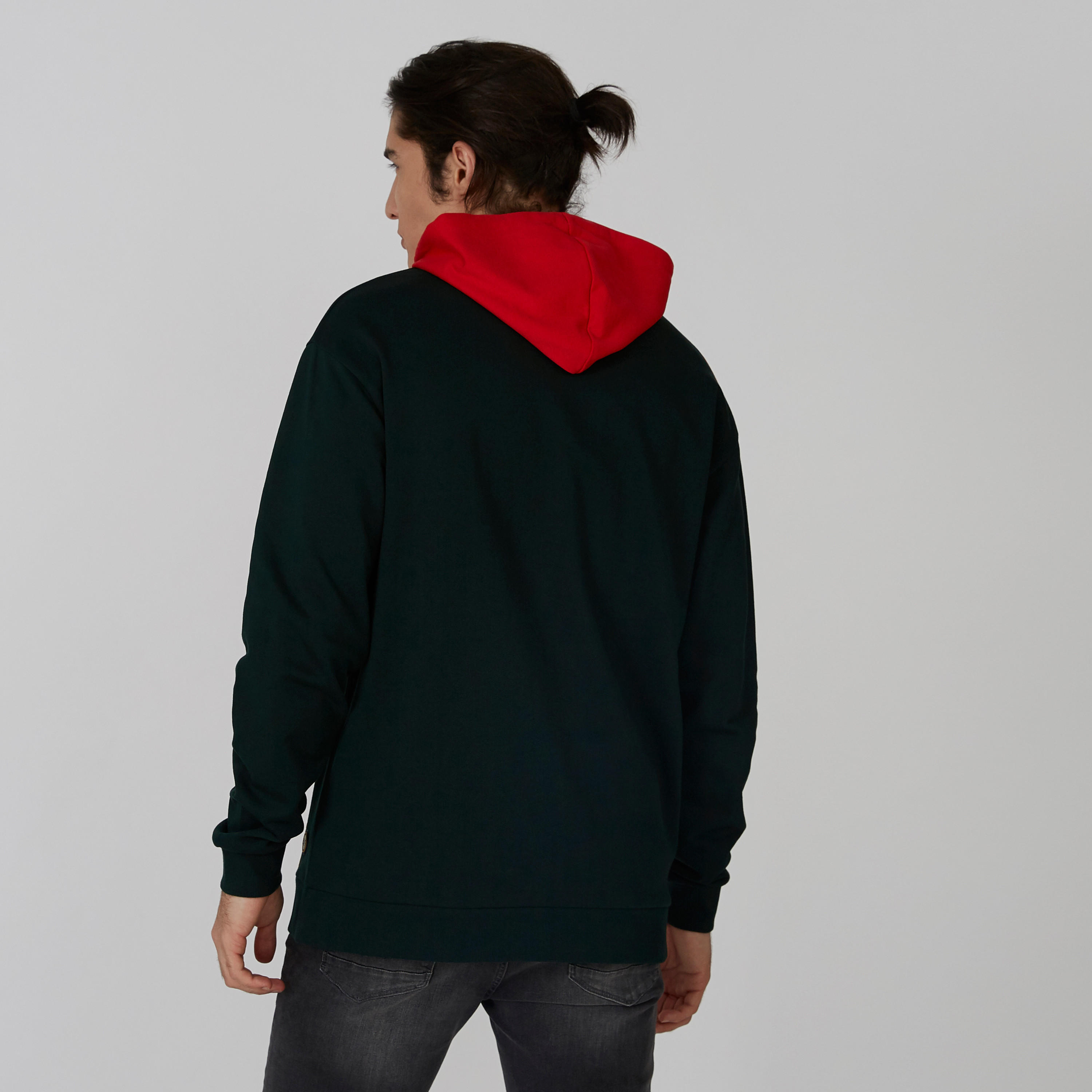 سويت شيرت بقبعة وأكمام طويلة وطبعات-men-winterwear-hoodiesandsweatshirts-image-2
